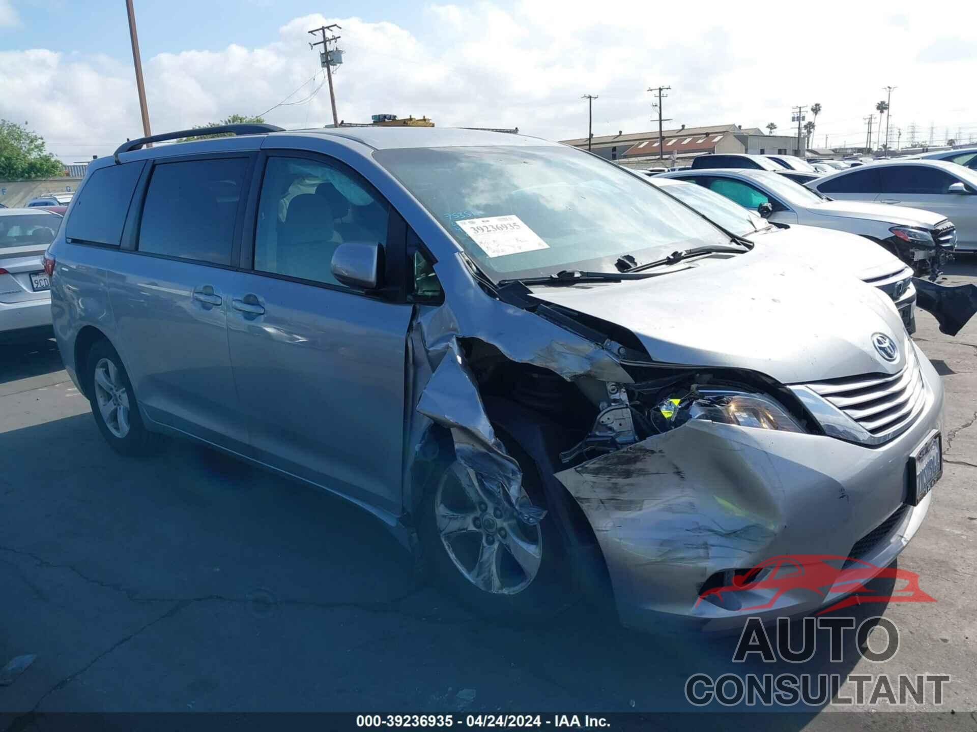 TOYOTA SIENNA 2017 - 5TDKZ3DC0HS787867