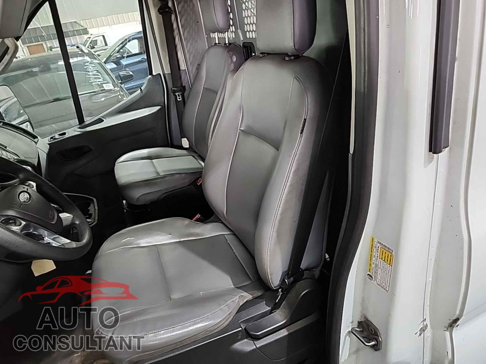 FORD TRANSIT 2018 - 1FTYR2CM2JKA96609