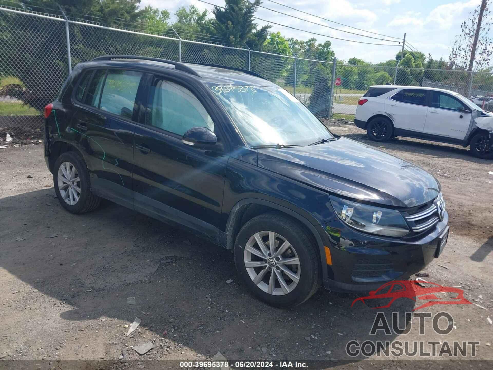 VOLKSWAGEN TIGUAN 2017 - WVGBV7AX6HK054638