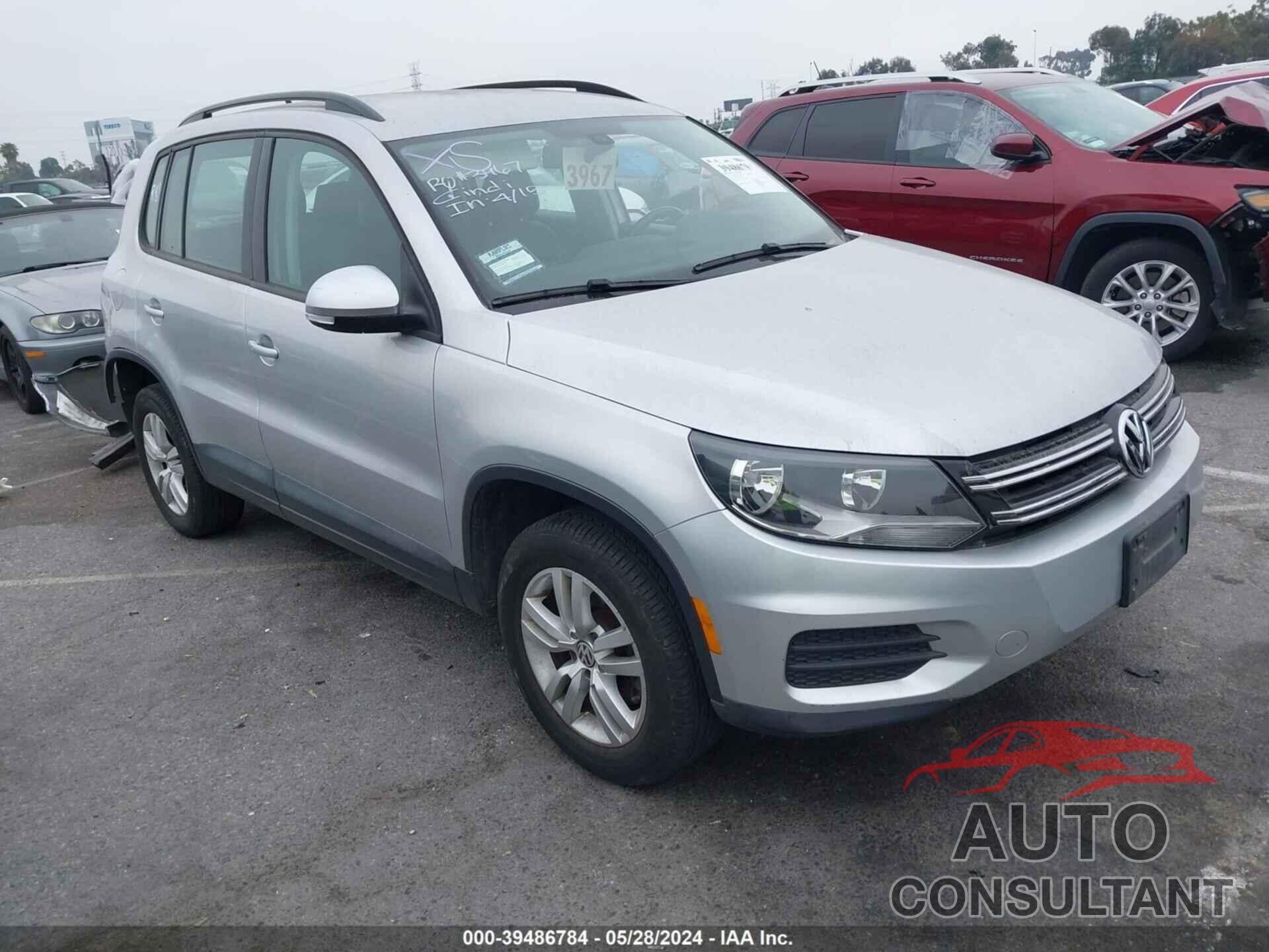 VOLKSWAGEN TIGUAN 2017 - WVGAV7AX2HW512079