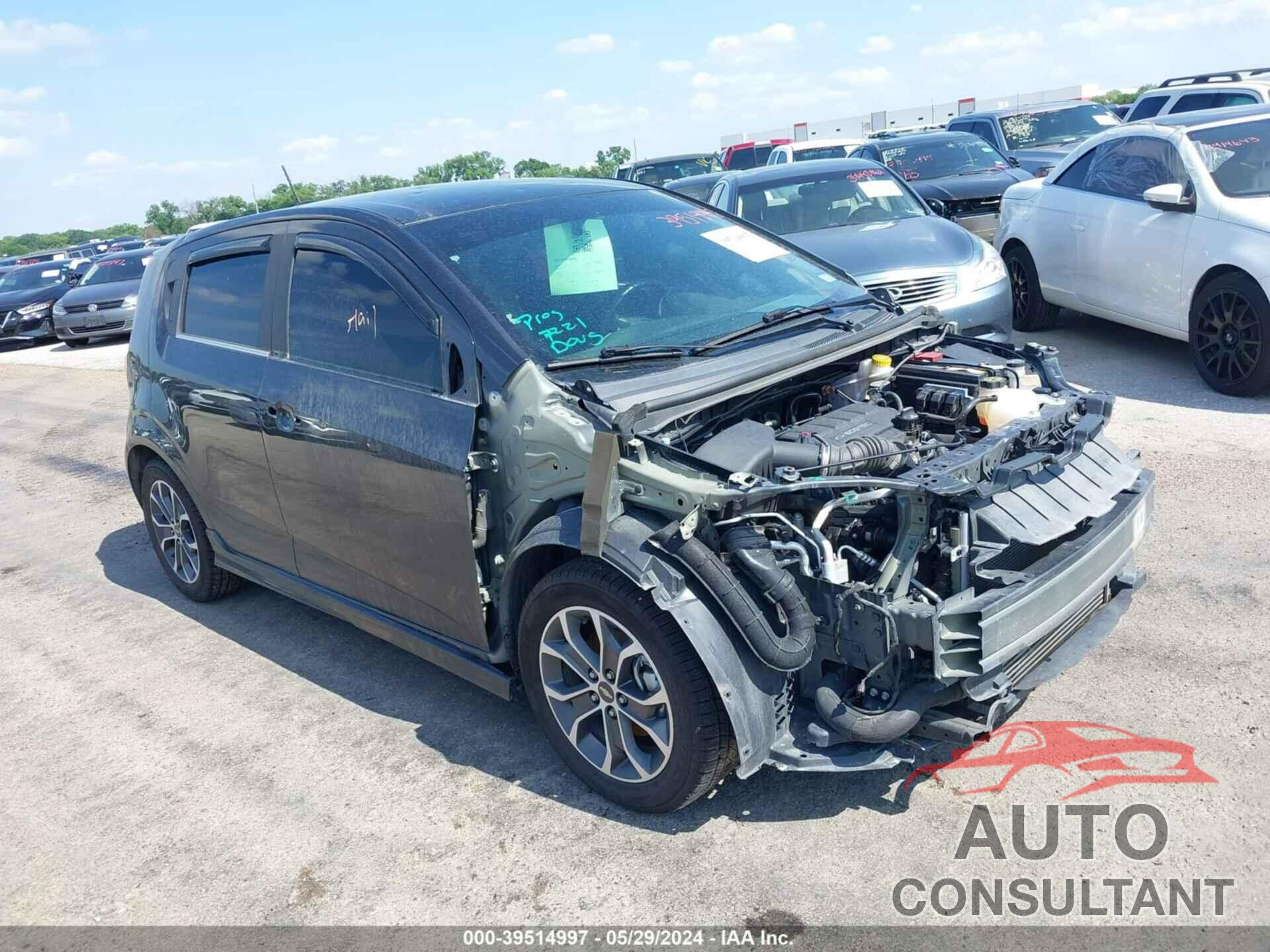 CHEVROLET SONIC 2017 - 1G1JC6SB9H4153616