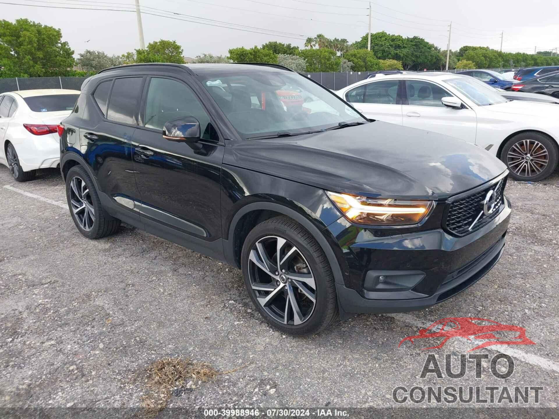 VOLVO XC40 2022 - YV4162UM3N2666189