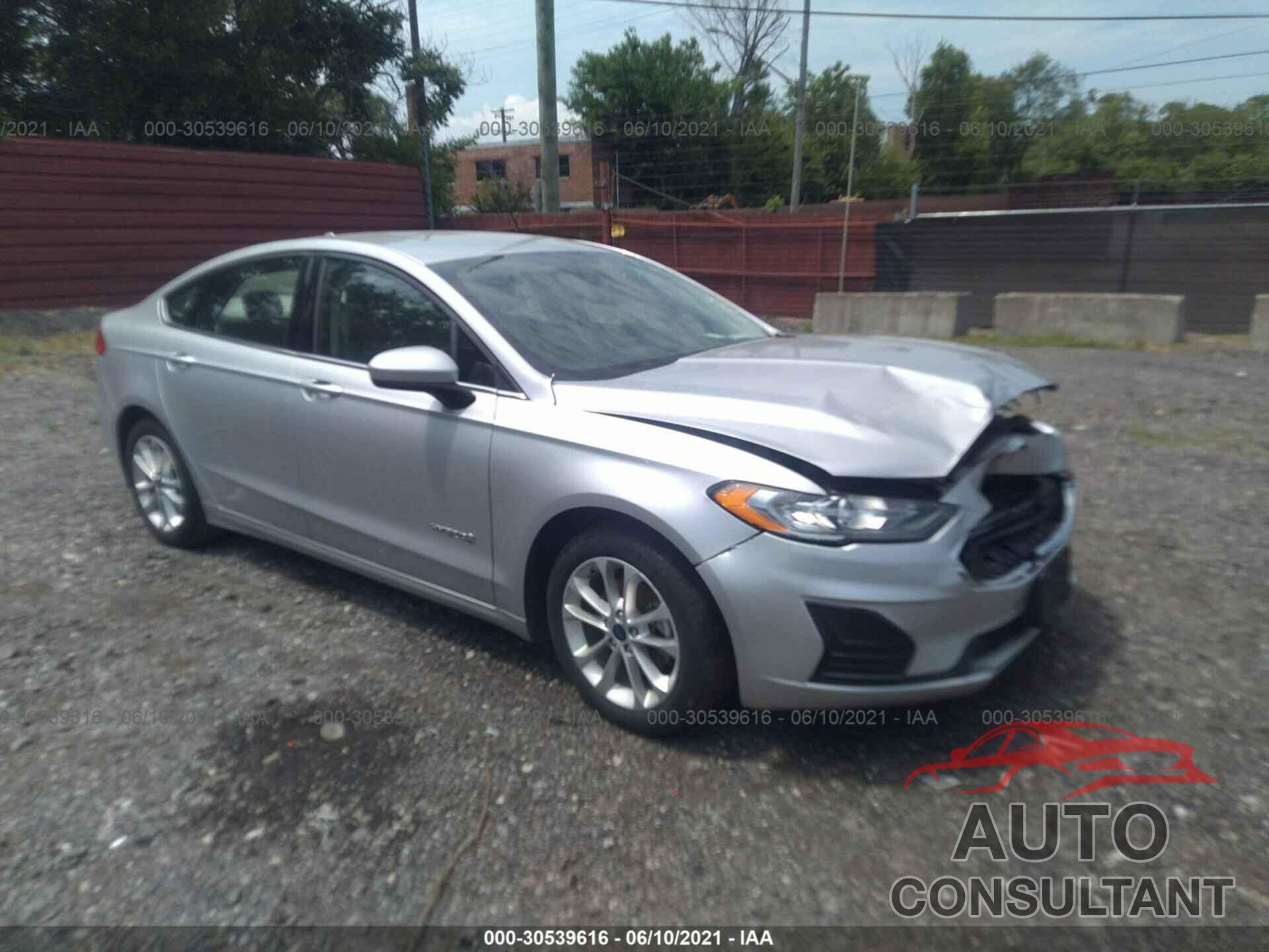 FORD FUSION HYBRID 2019 - 3FA6P0LU7KR210477