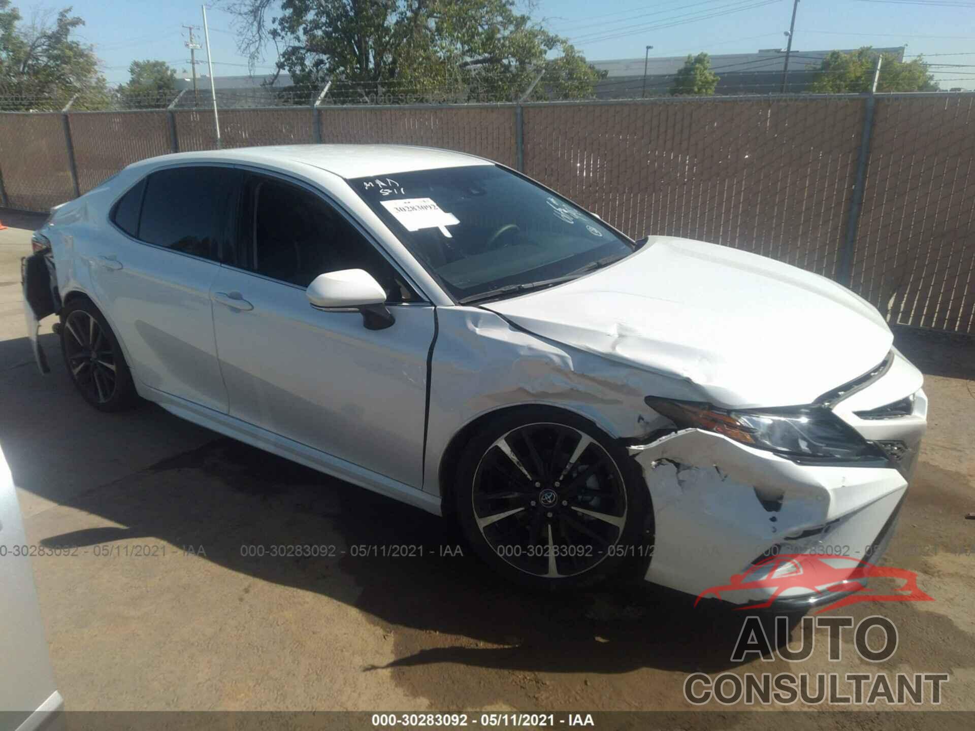 TOYOTA CAMRY 2018 - 4T1B61HK7JU035577