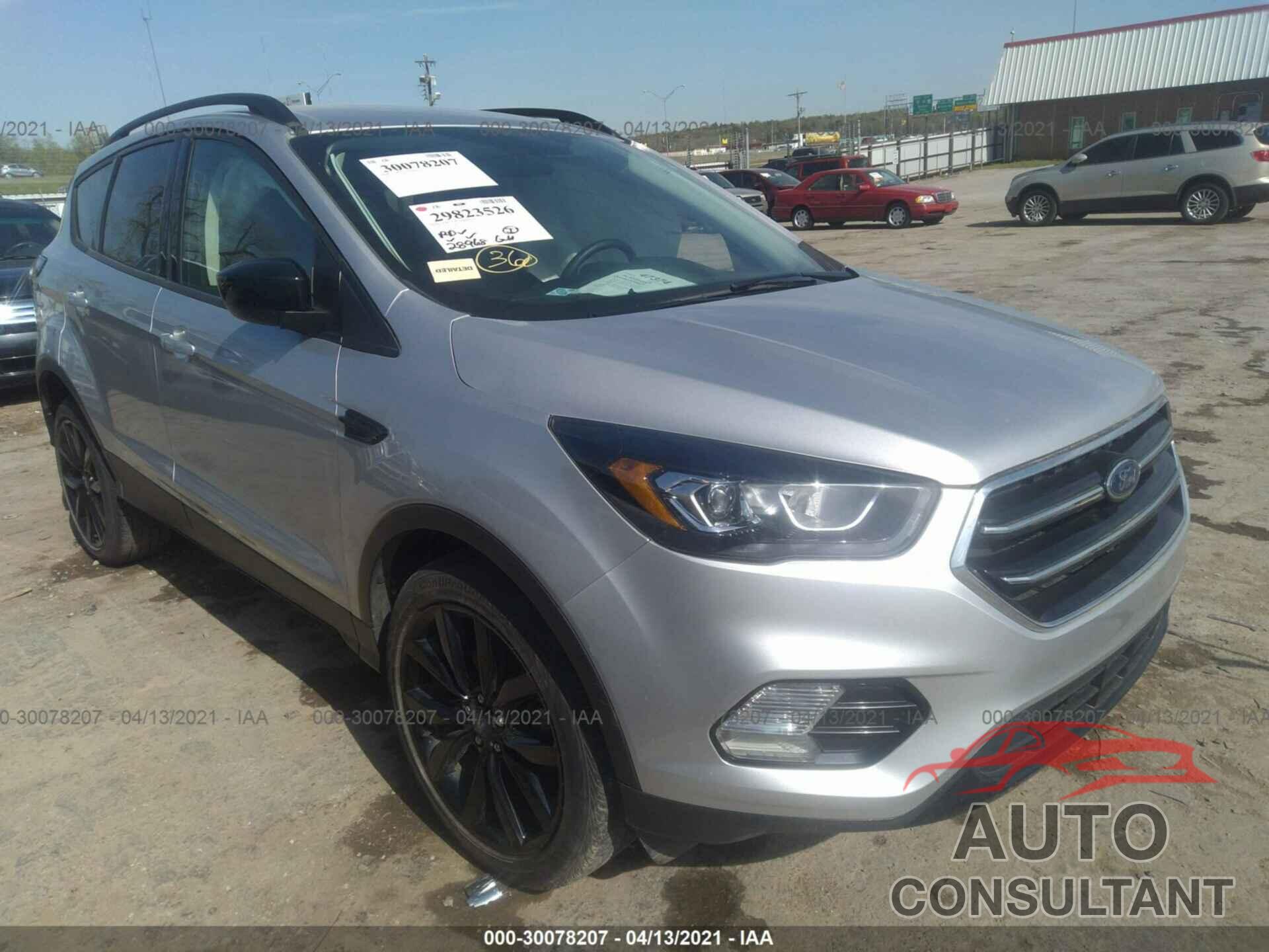FORD ESCAPE 2018 - 1FMCU0GD7JUC06142