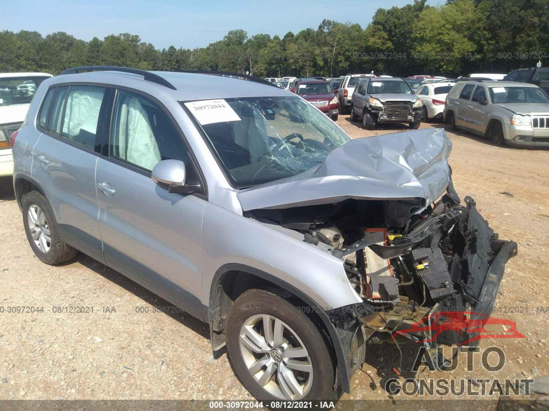 VOLKSWAGEN TIGUAN 2017 - WVGBV7AX3HW507364