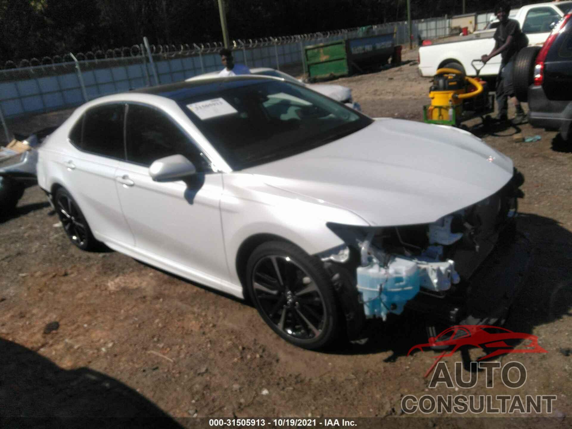TOYOTA CAMRY 2019 - 4T1B61HK0KU830701