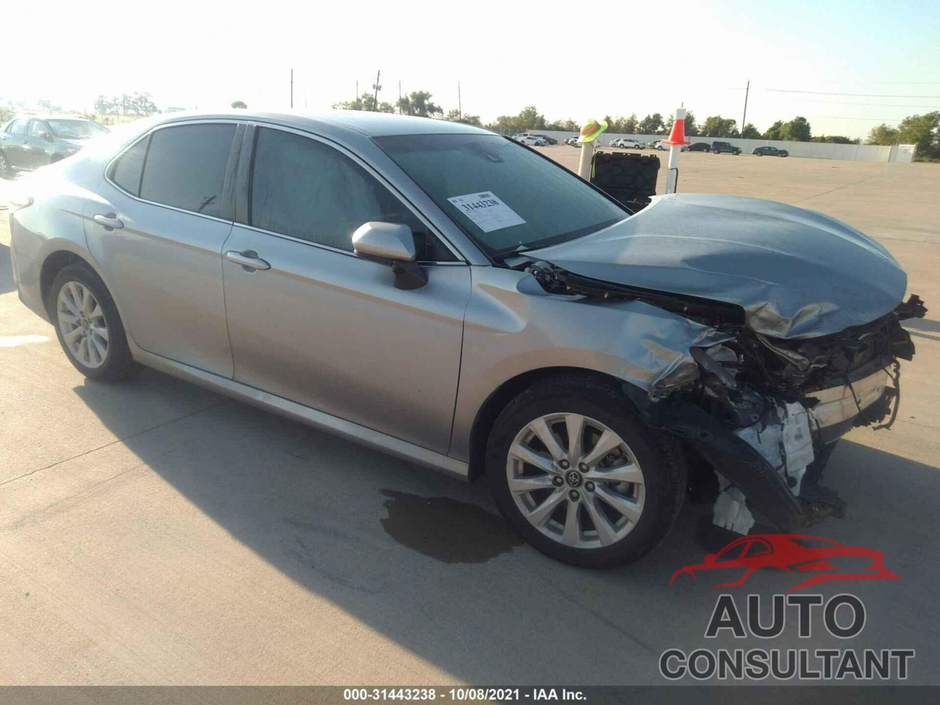 TOYOTA CAMRY 2018 - 4T1B11HK9JU152446