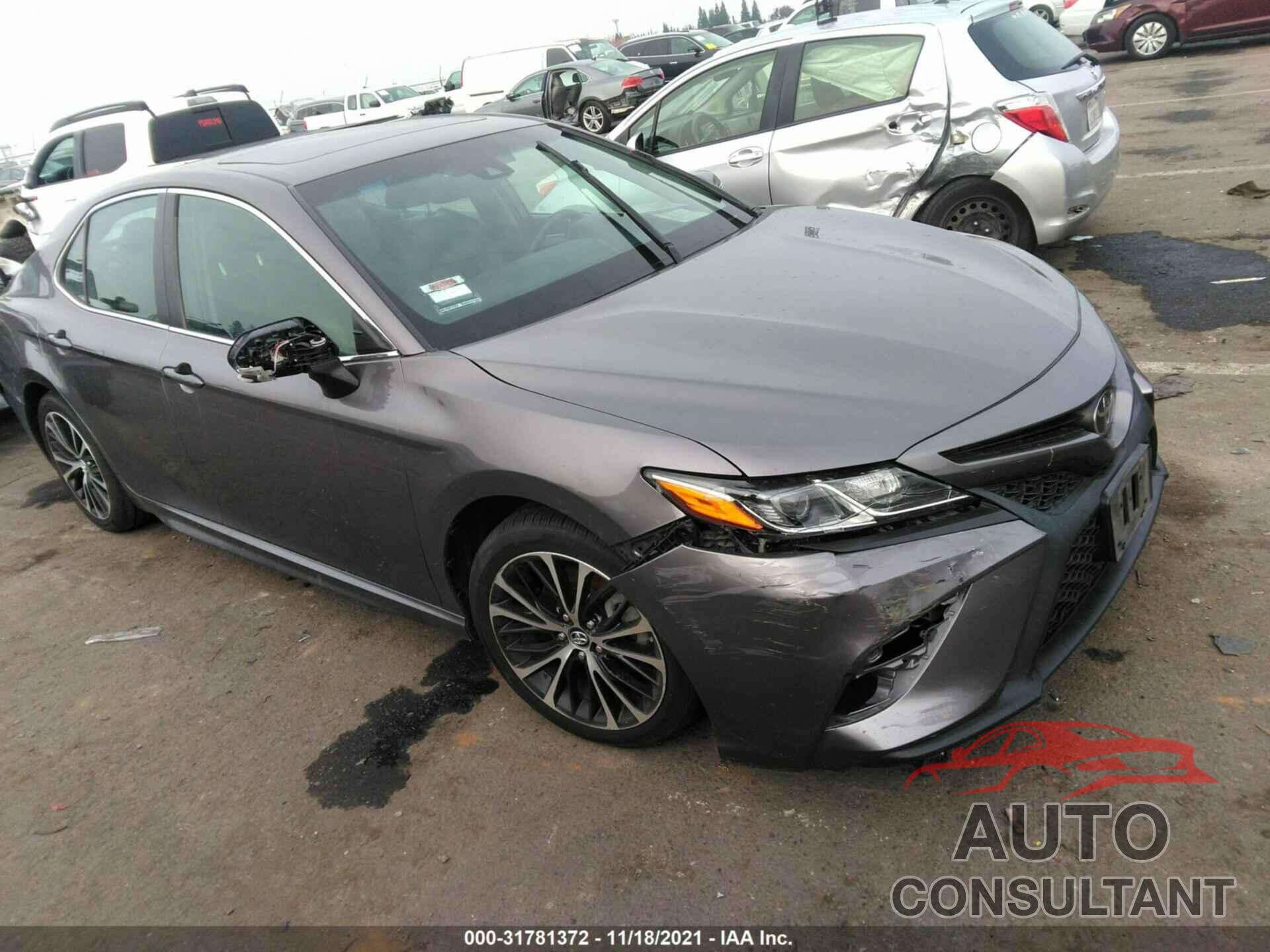 TOYOTA CAMRY 2018 - 4T1B11HK6JU507265
