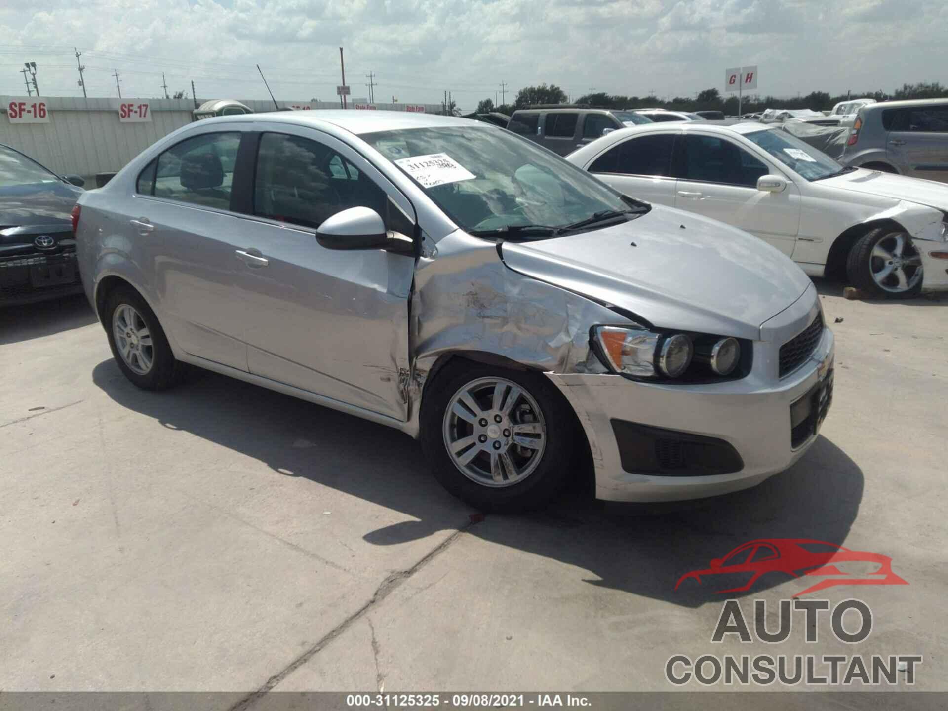 CHEVROLET SONIC 2016 - 1G1JC5SB3G4152857