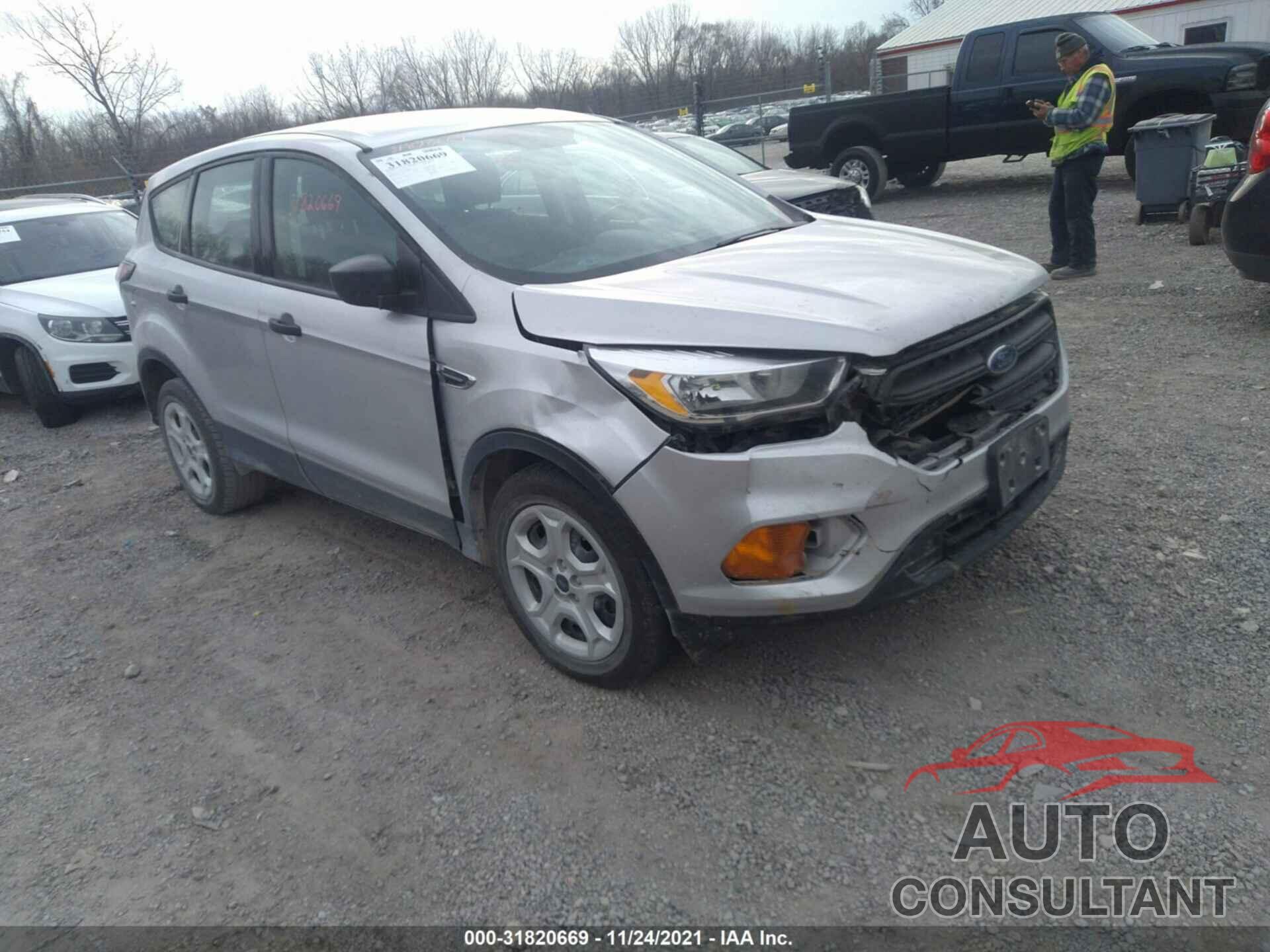 FORD ESCAPE 2017 - 1FMCU0F77HUB50273