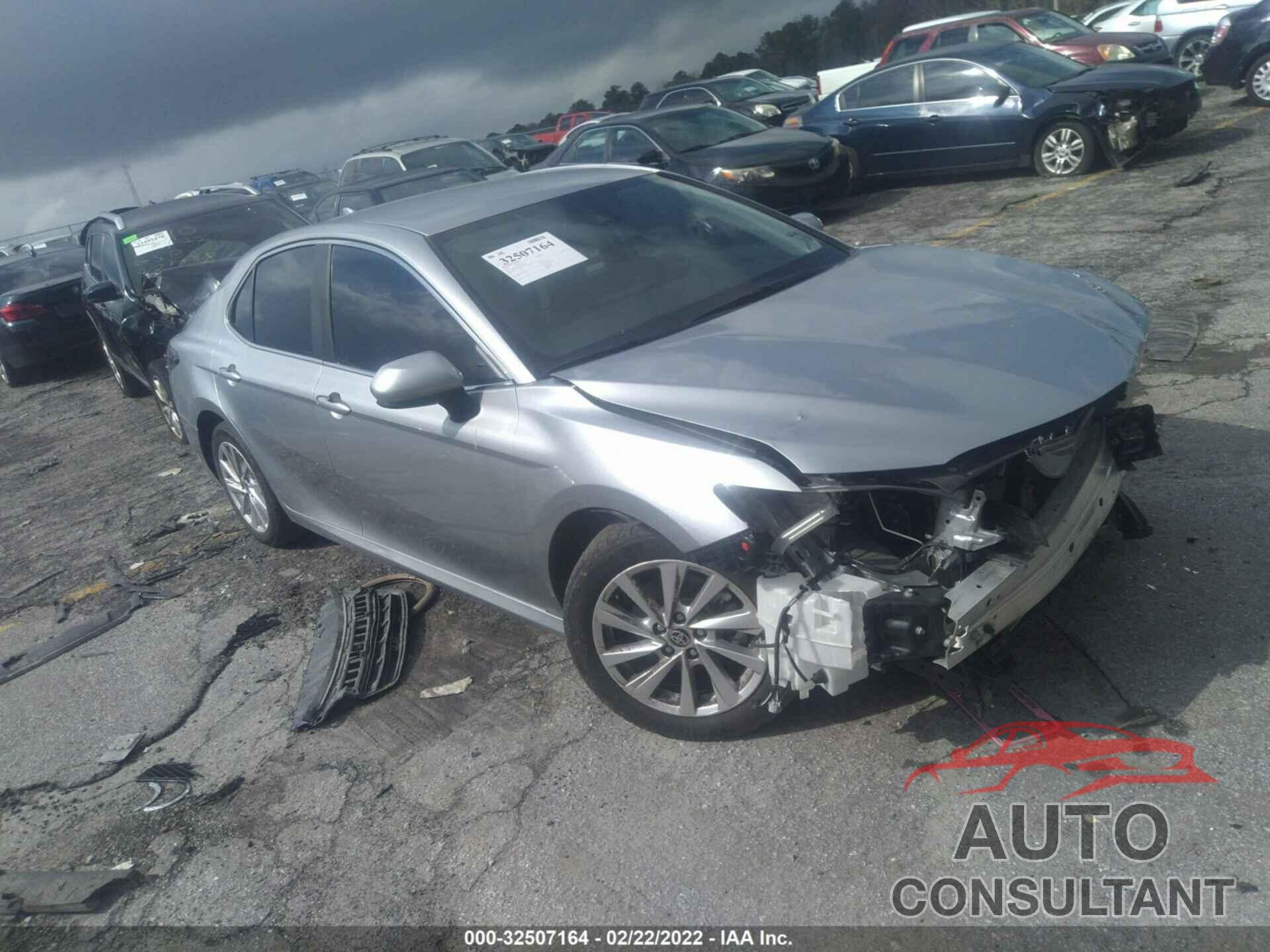 TOYOTA CAMRY 2021 - 4T1C11AK0MU546971
