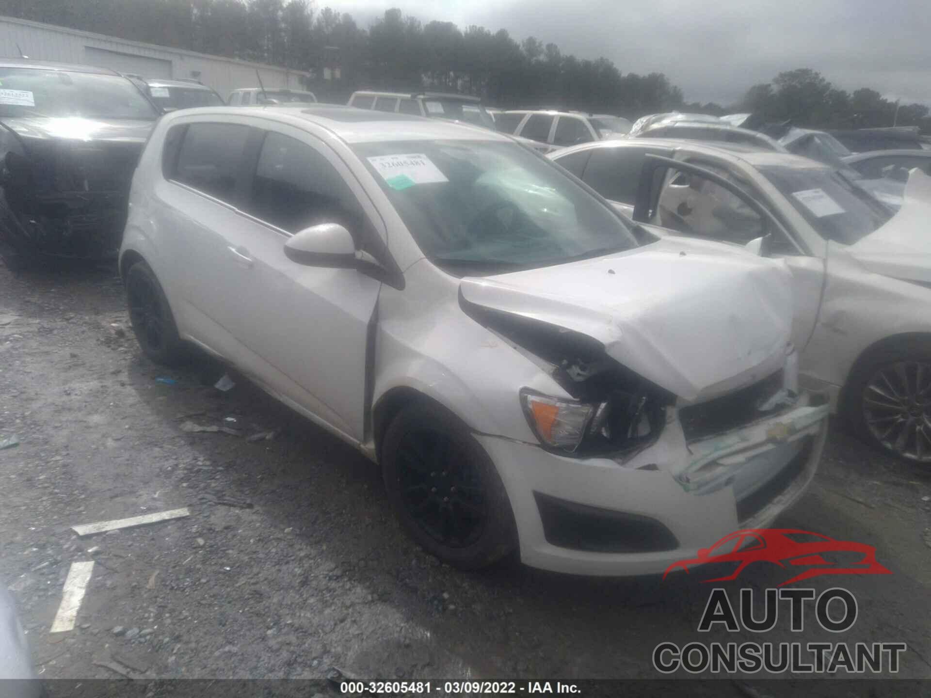 CHEVROLET SONIC 2016 - 1G1JC6SB8G4167134