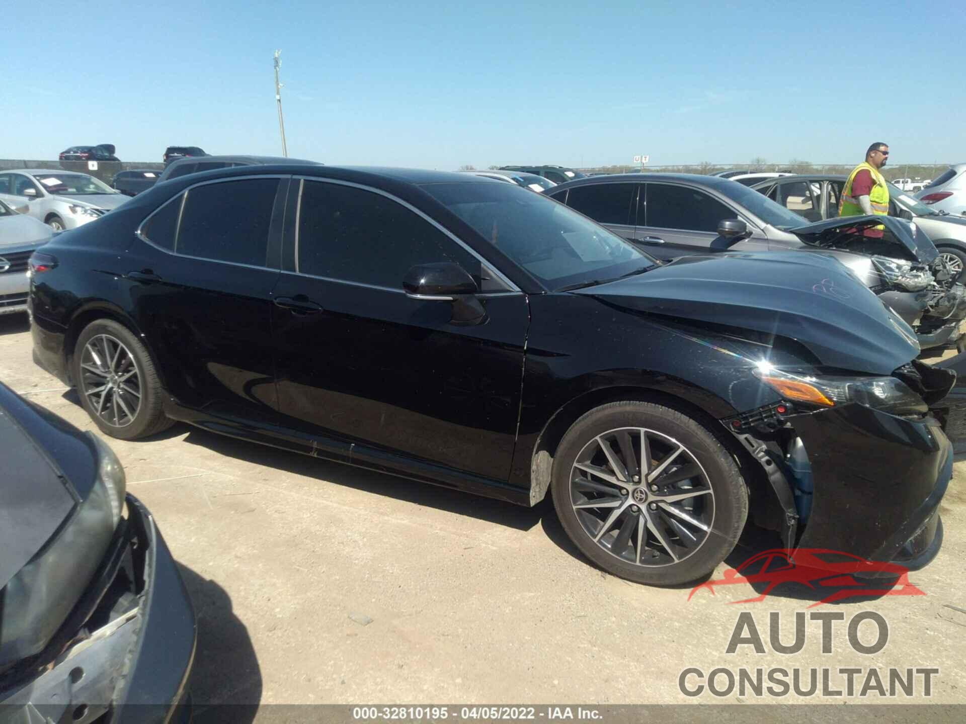 TOYOTA CAMRY 2022 - 4T1G11AK3NU003214