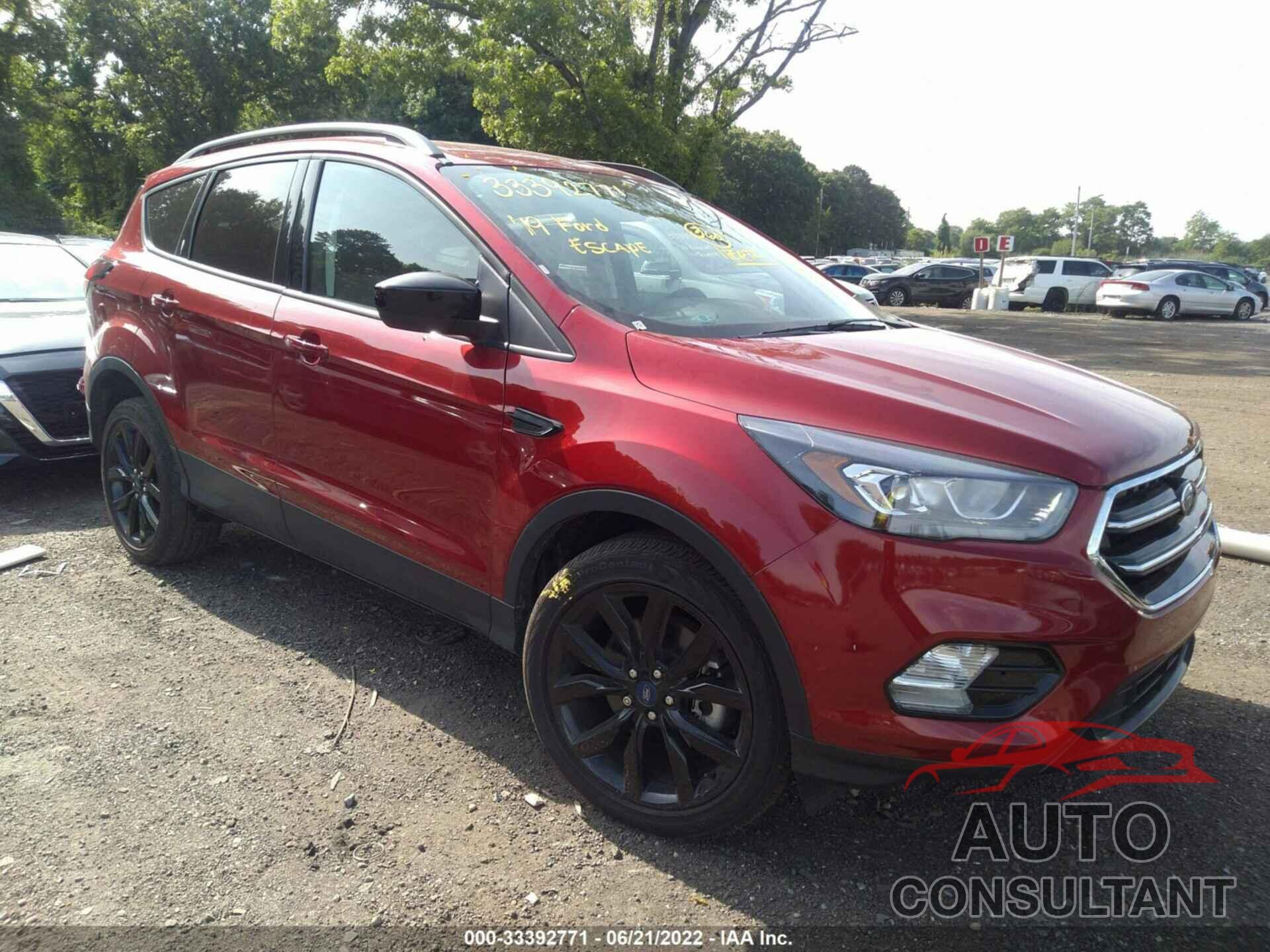 FORD ESCAPE 2019 - 1FMCU9GD9KUA97639
