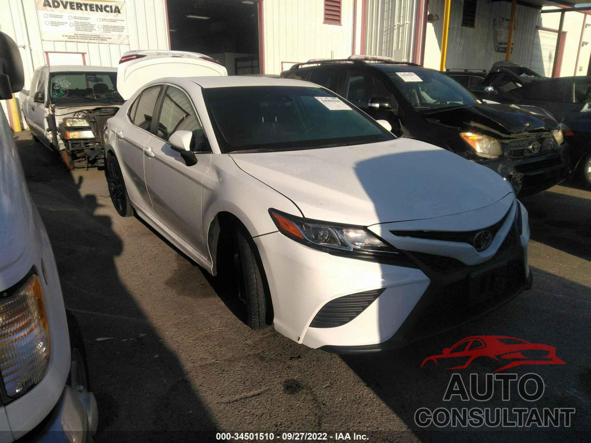 TOYOTA CAMRY 2018 - 4T1B11HK7JU639922