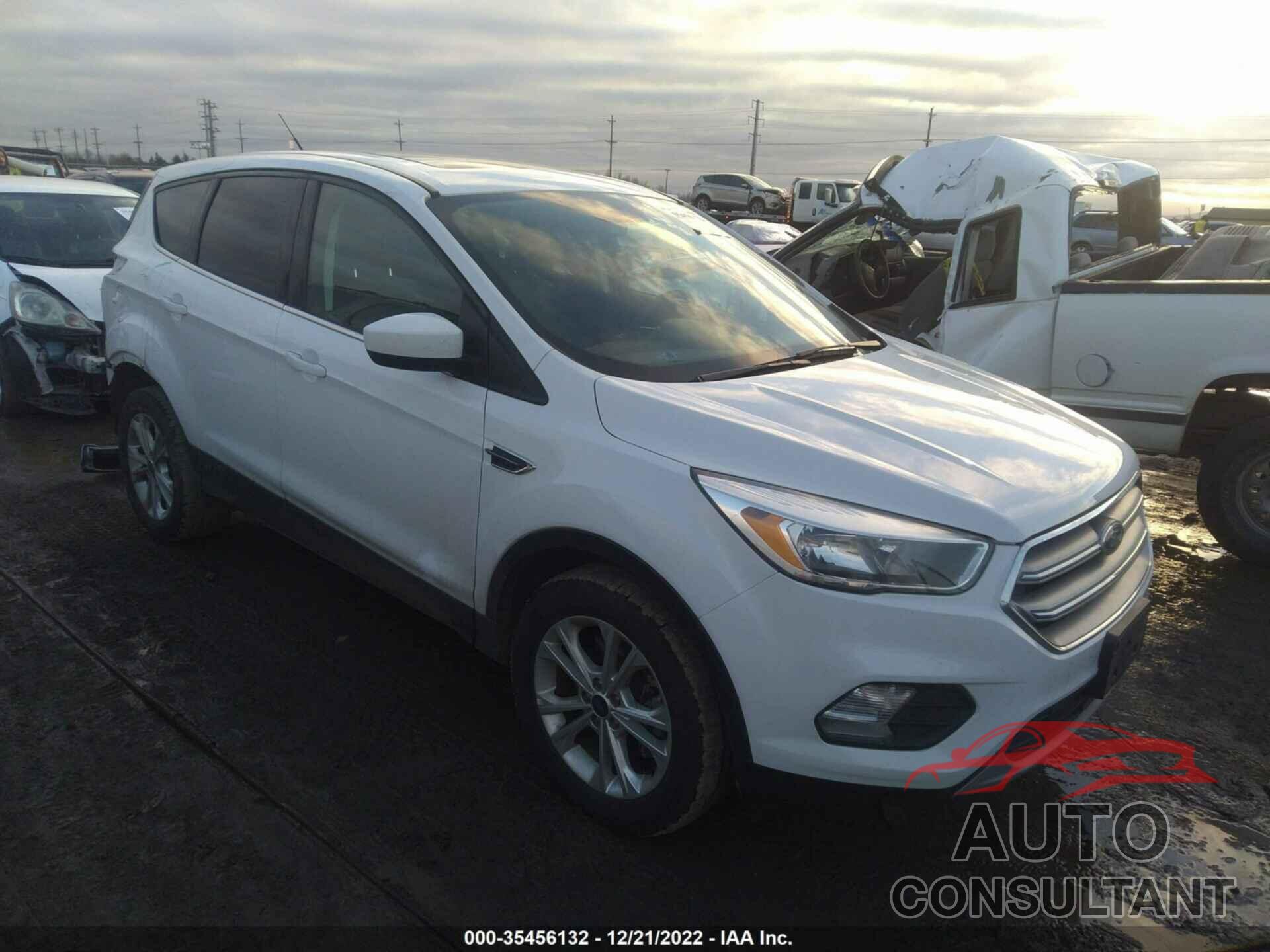 FORD ESCAPE 2017 - 1FMCU9G94HUC96621