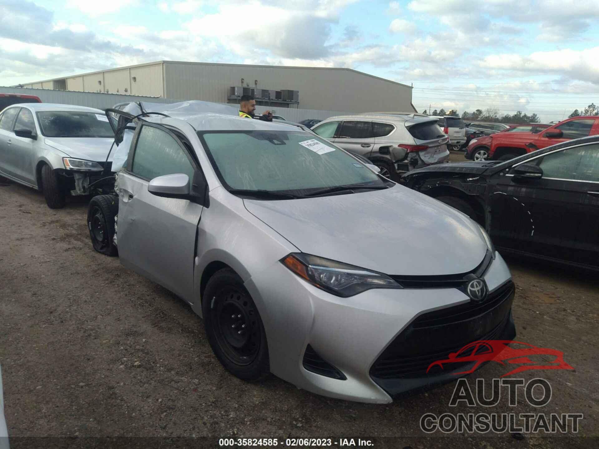 TOYOTA COROLLA 2017 - 5YFBURHE8HP677767