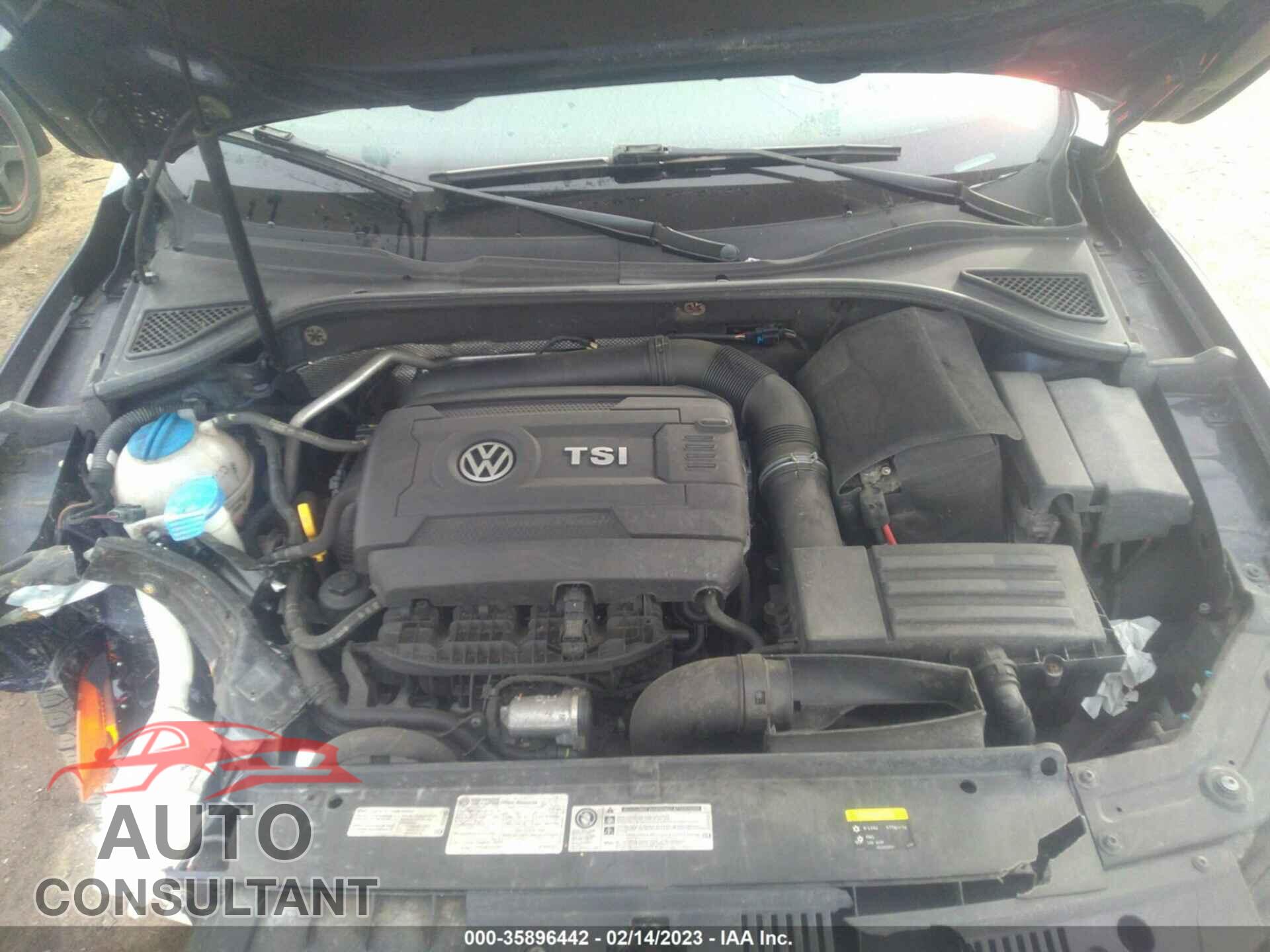 VOLKSWAGEN PASSAT 2015 - 1VWAT7A31FC111142