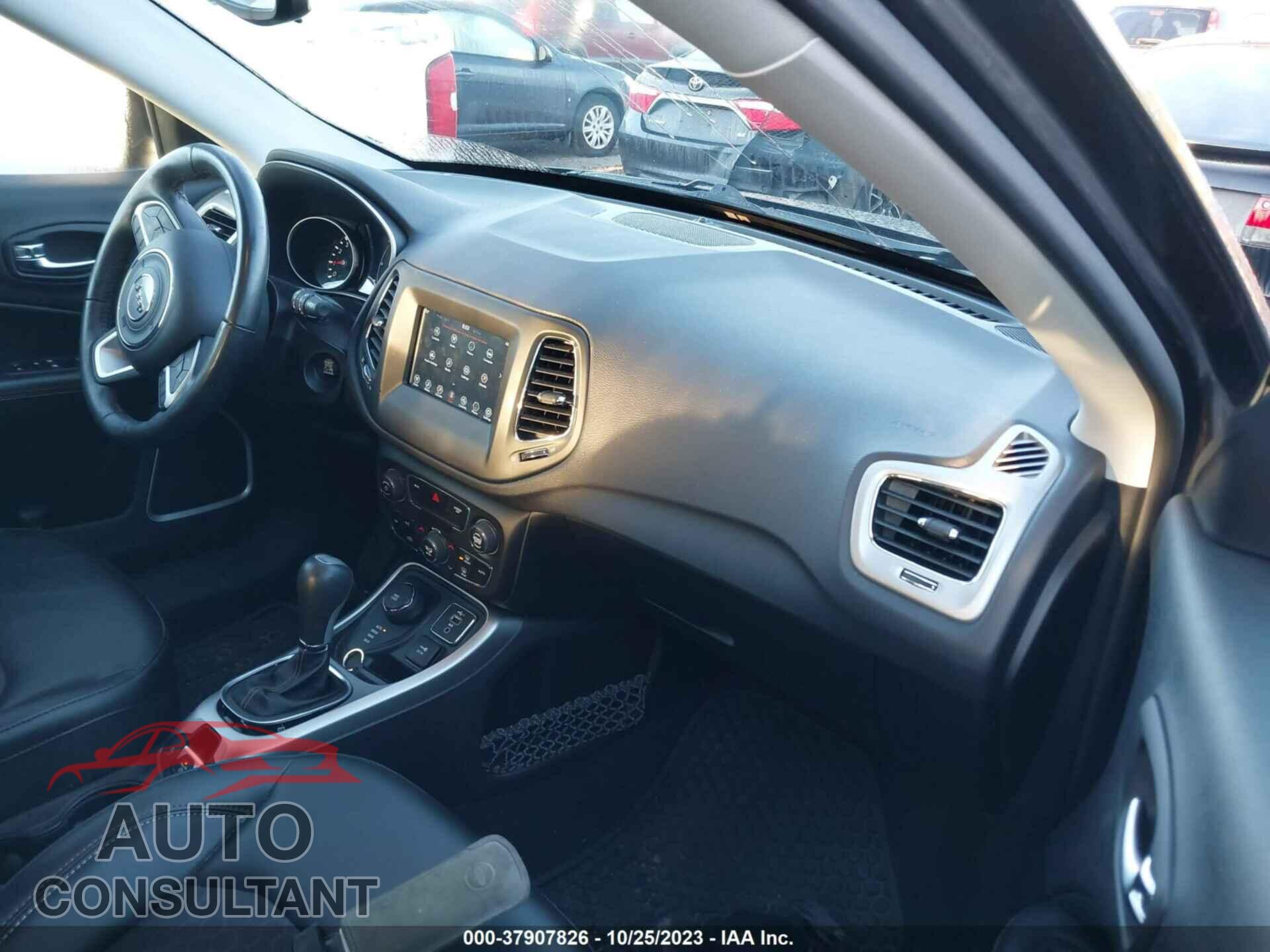 JEEP COMPASS 2020 - 3C4NJDBB7LT115596