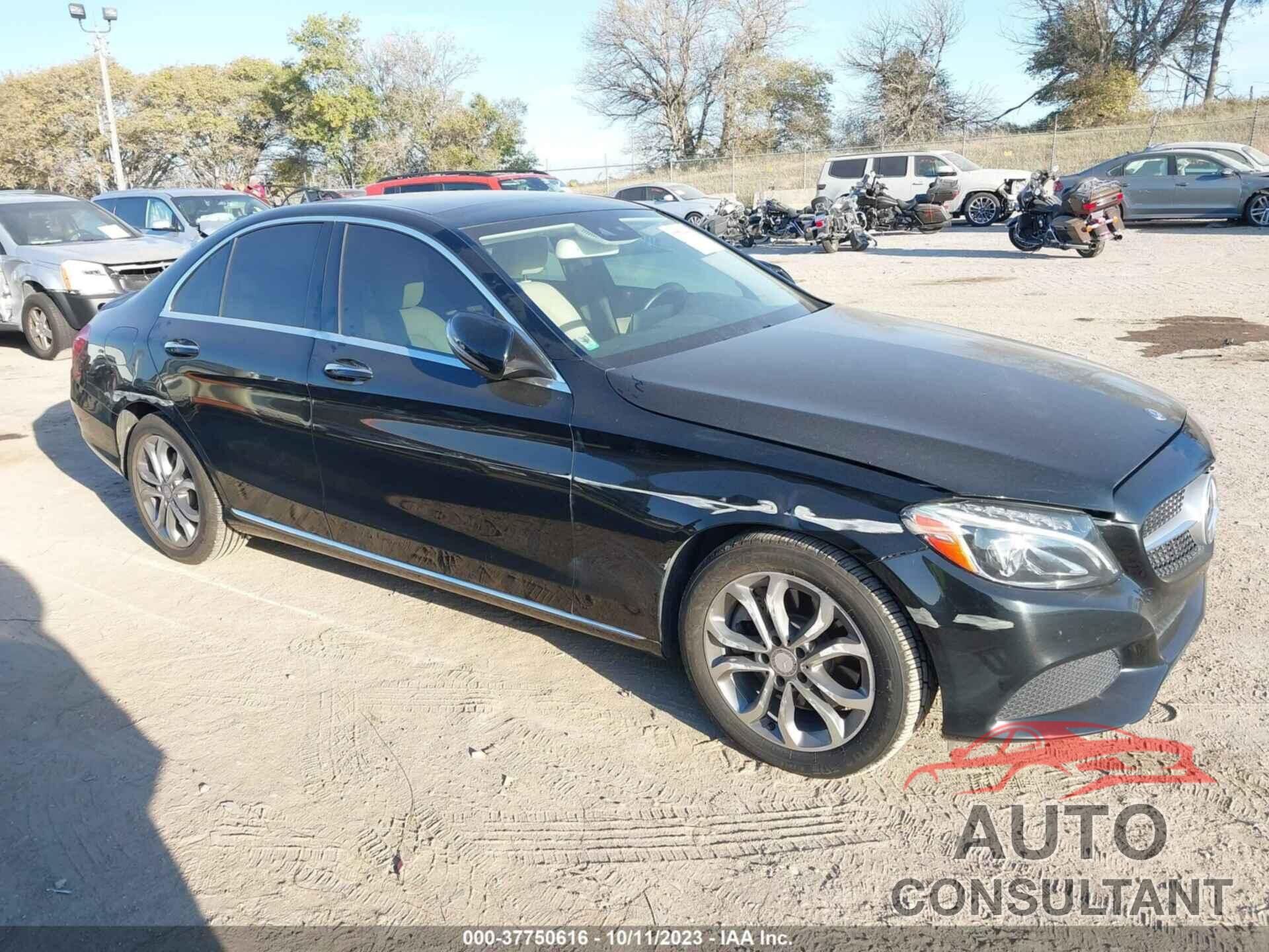 MERCEDES-BENZ C 300 2016 - 55SWF4KB1GU142124