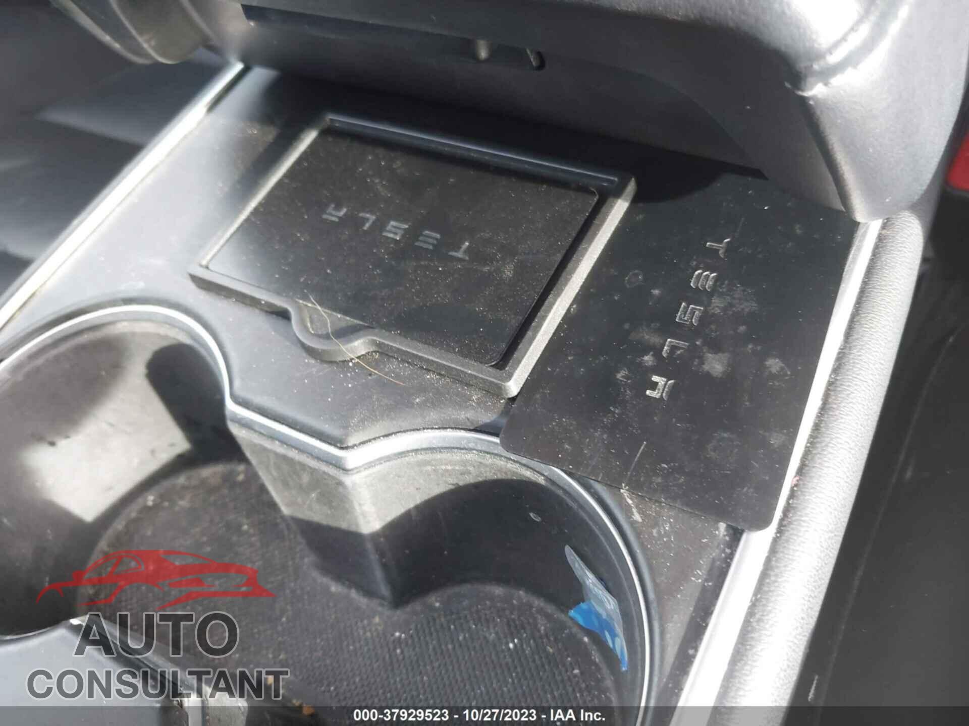 TESLA MODEL 3 2018 - 5YJ3E1EB3JF068715