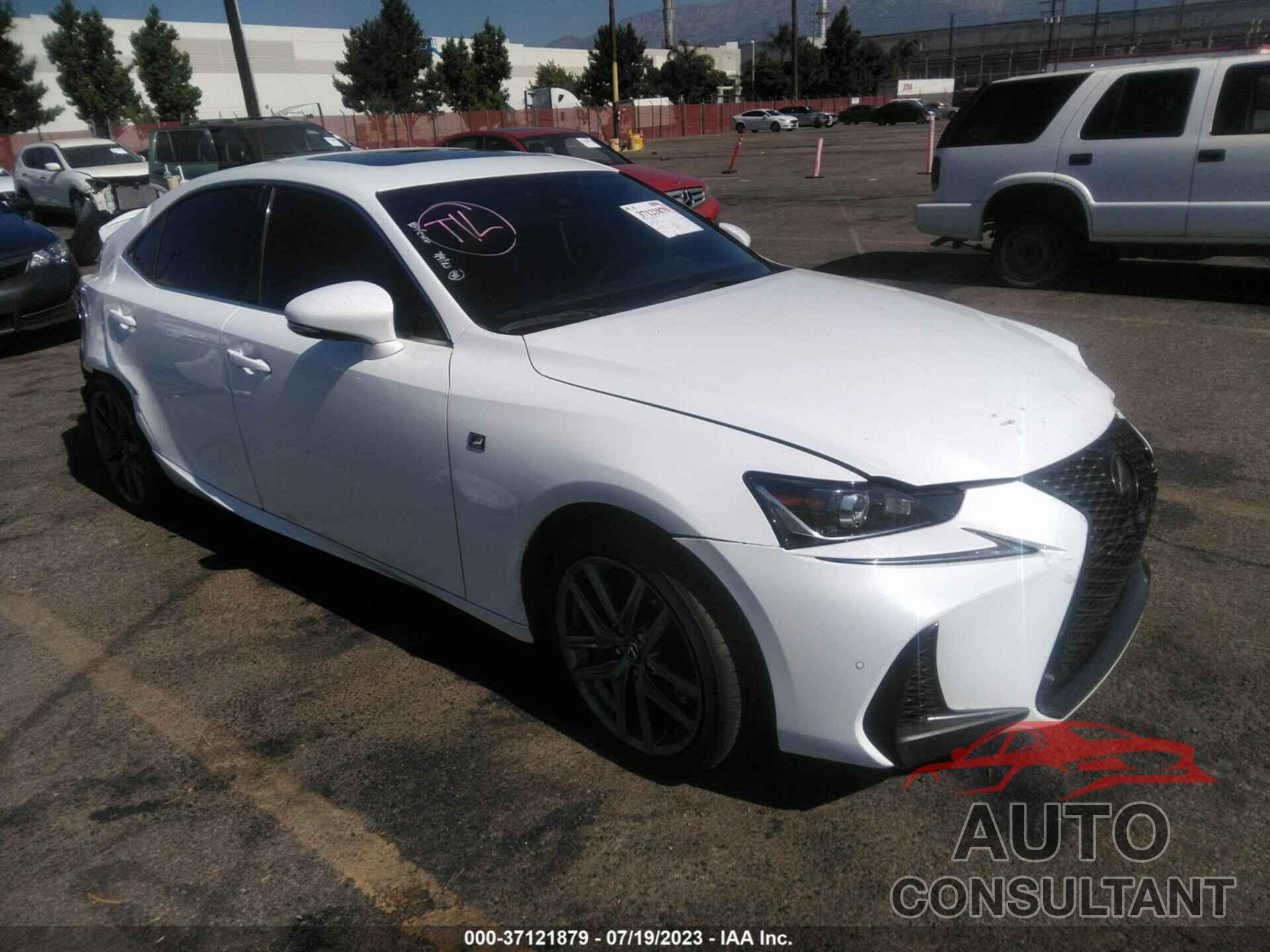 LEXUS IS 2018 - JTHBZ1D24J5032839