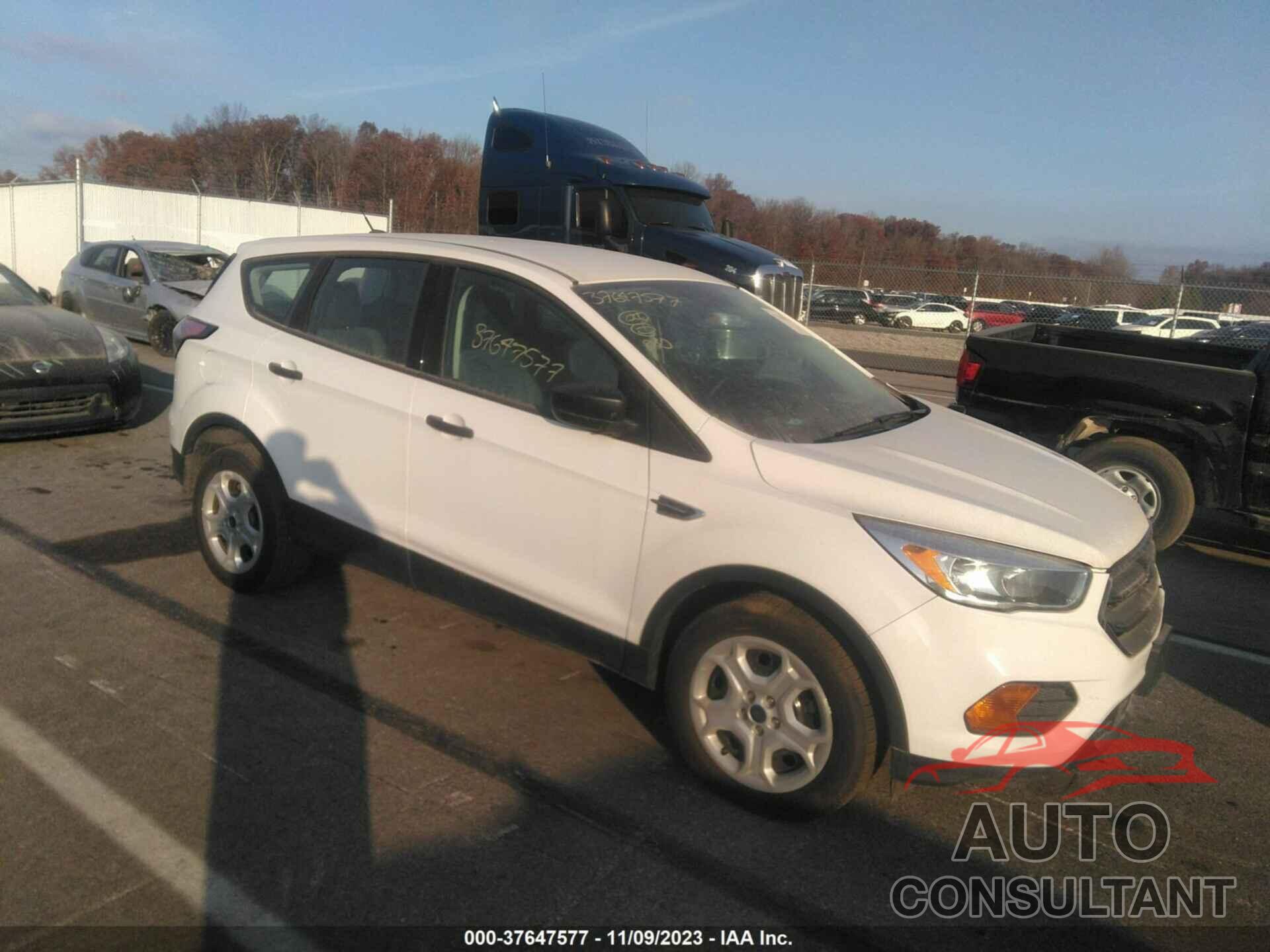 FORD ESCAPE 2017 - 1FMCU0F77HUD01953
