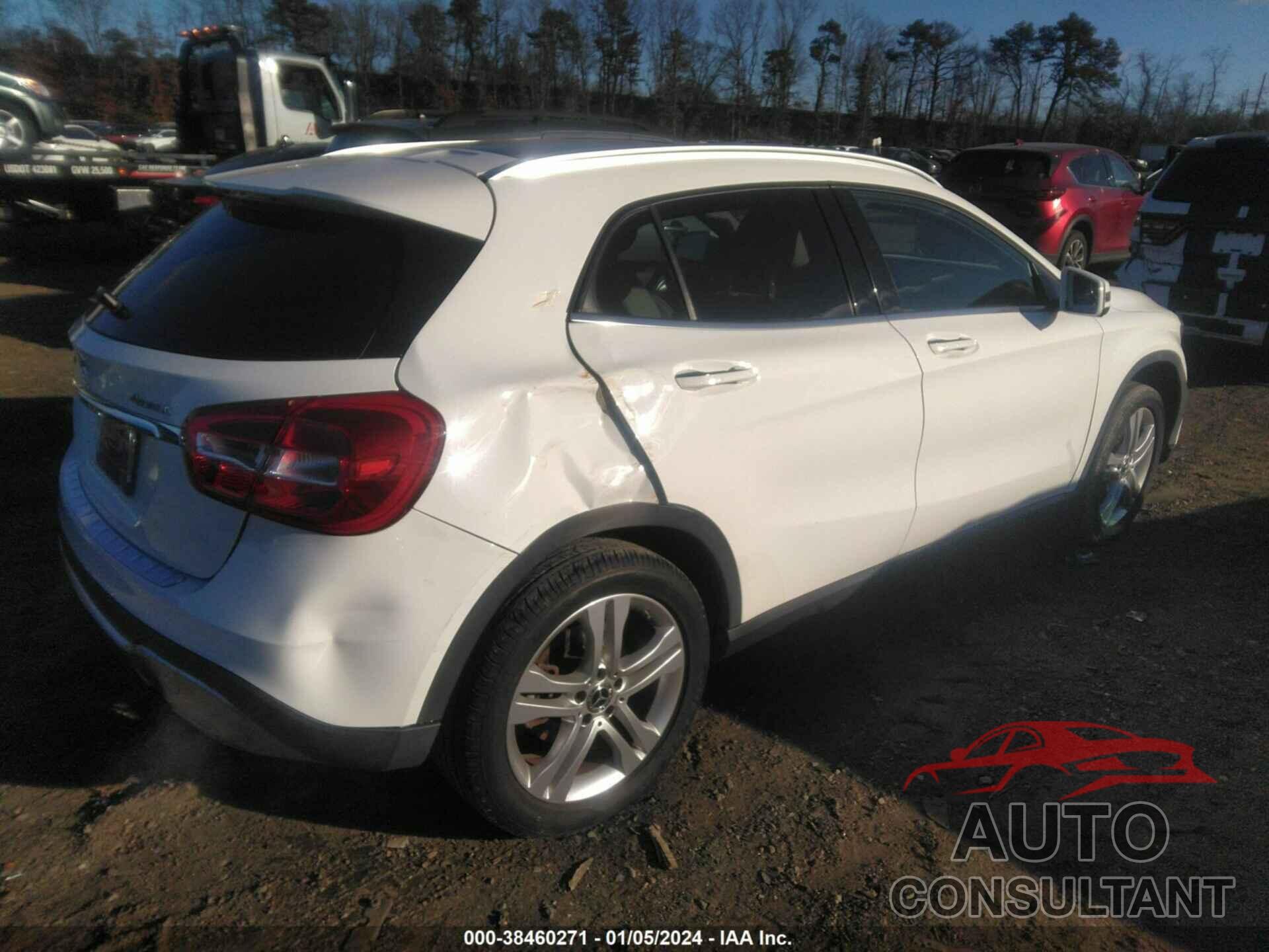 MERCEDES-BENZ GLA 2019 - WDCTG4GB0KJ551706