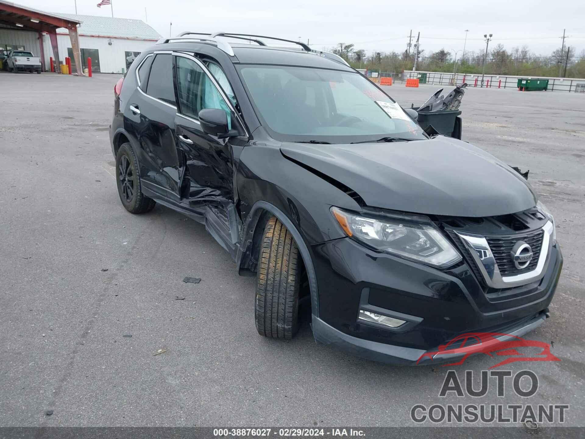 NISSAN ROGUE 2017 - KNMAT2MT0HP555657