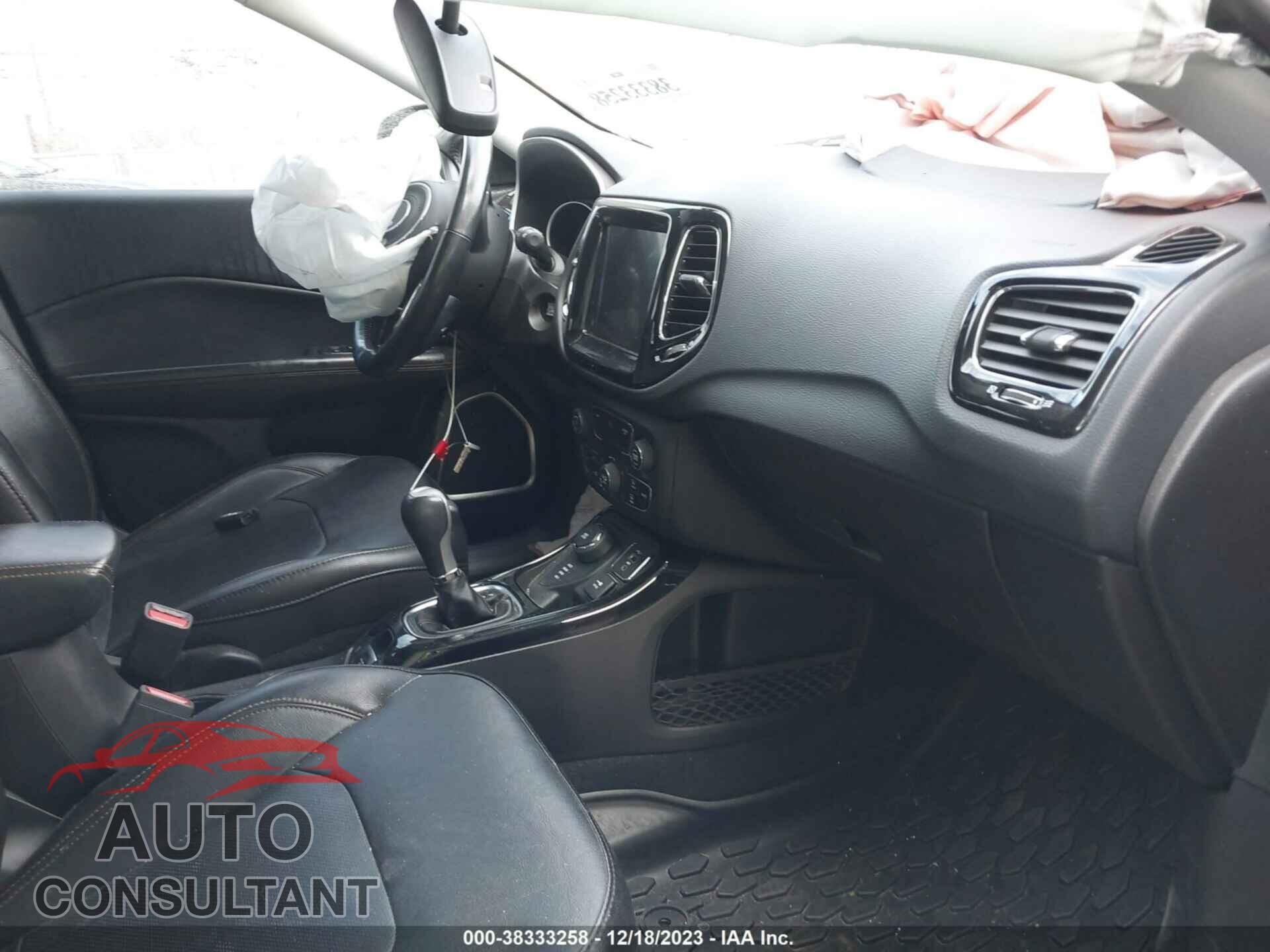 JEEP COMPASS 2020 - 3C4NJDCB5LT155884