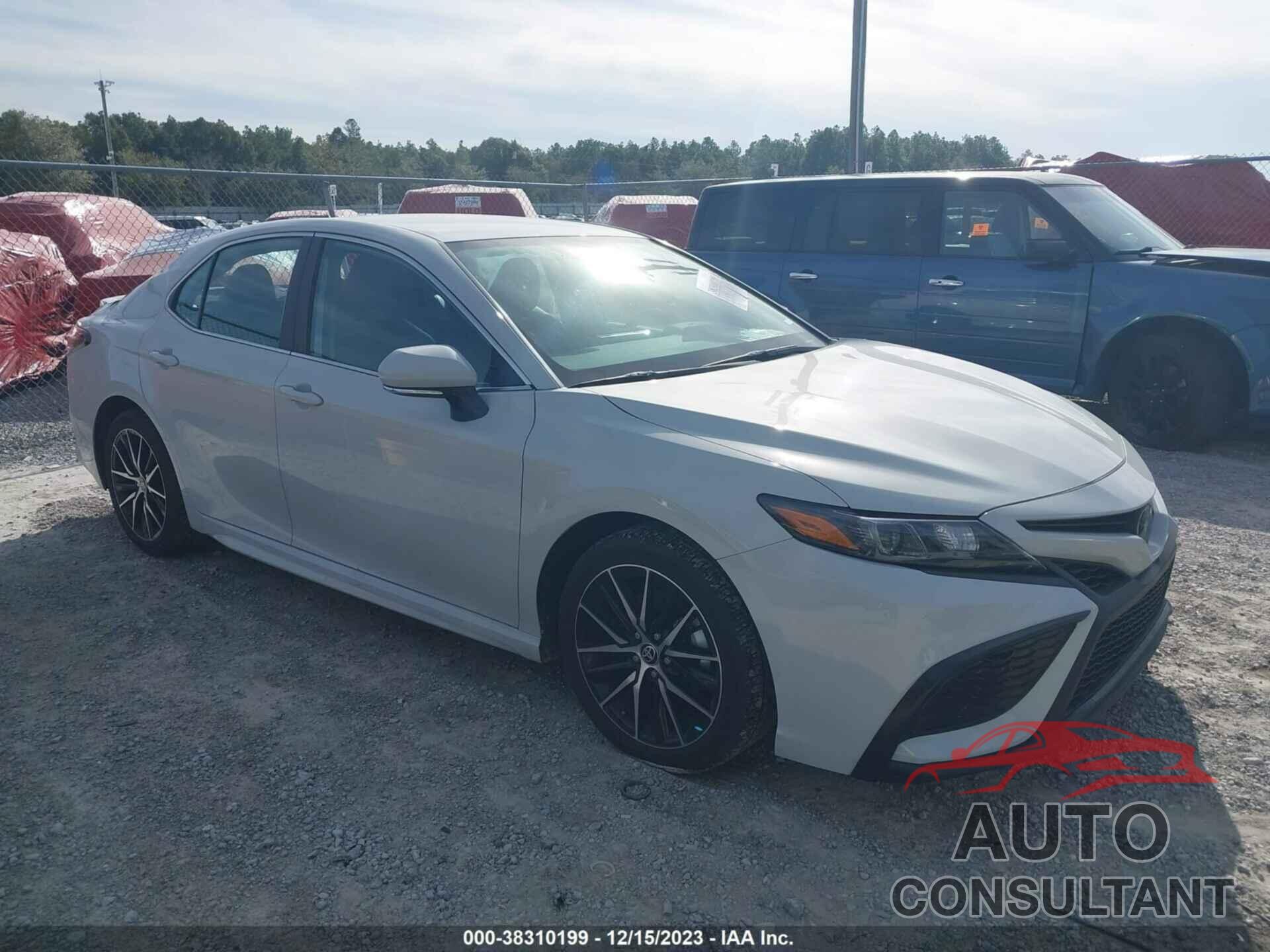 TOYOTA CAMRY 2023 - 4T1G11AK5PU101048