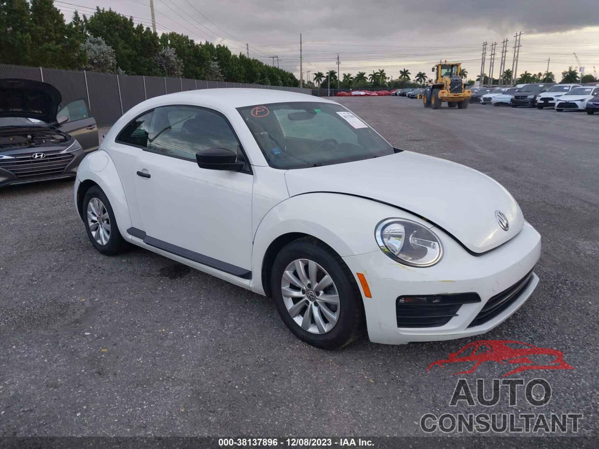 VOLKSWAGEN BEETLE 2017 - 3VWF17AT4HM617447
