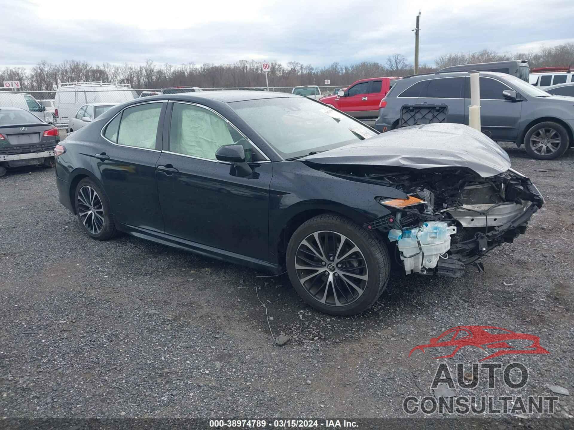 TOYOTA CAMRY 2018 - JTNB11HK4J3021513
