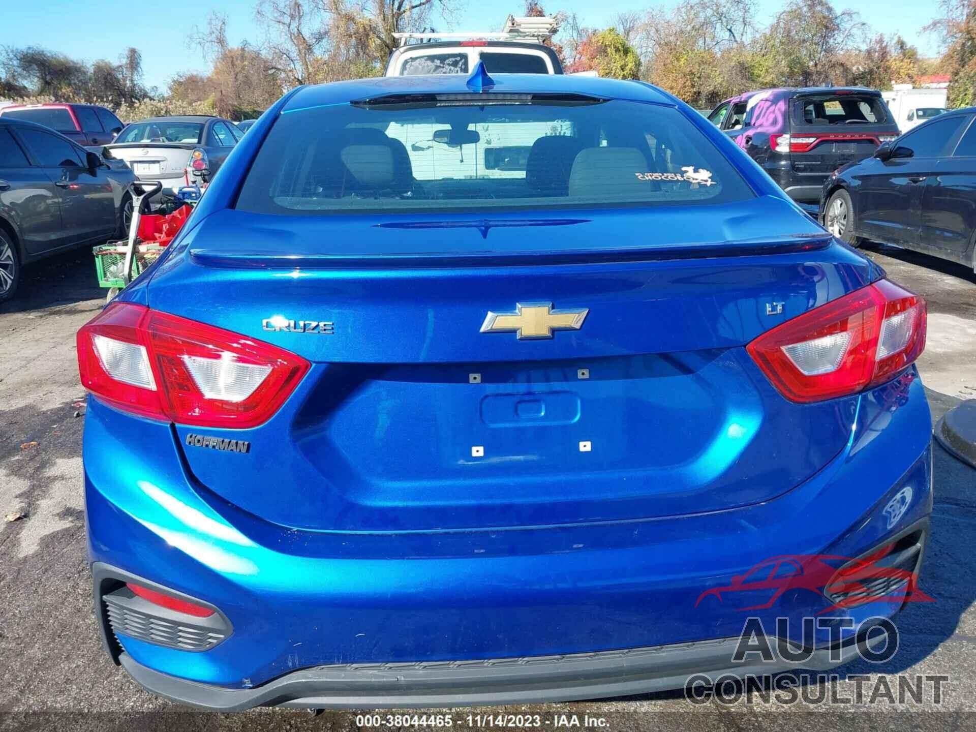 CHEVROLET CRUZE 2017 - 1G1BE5SM5H7143660