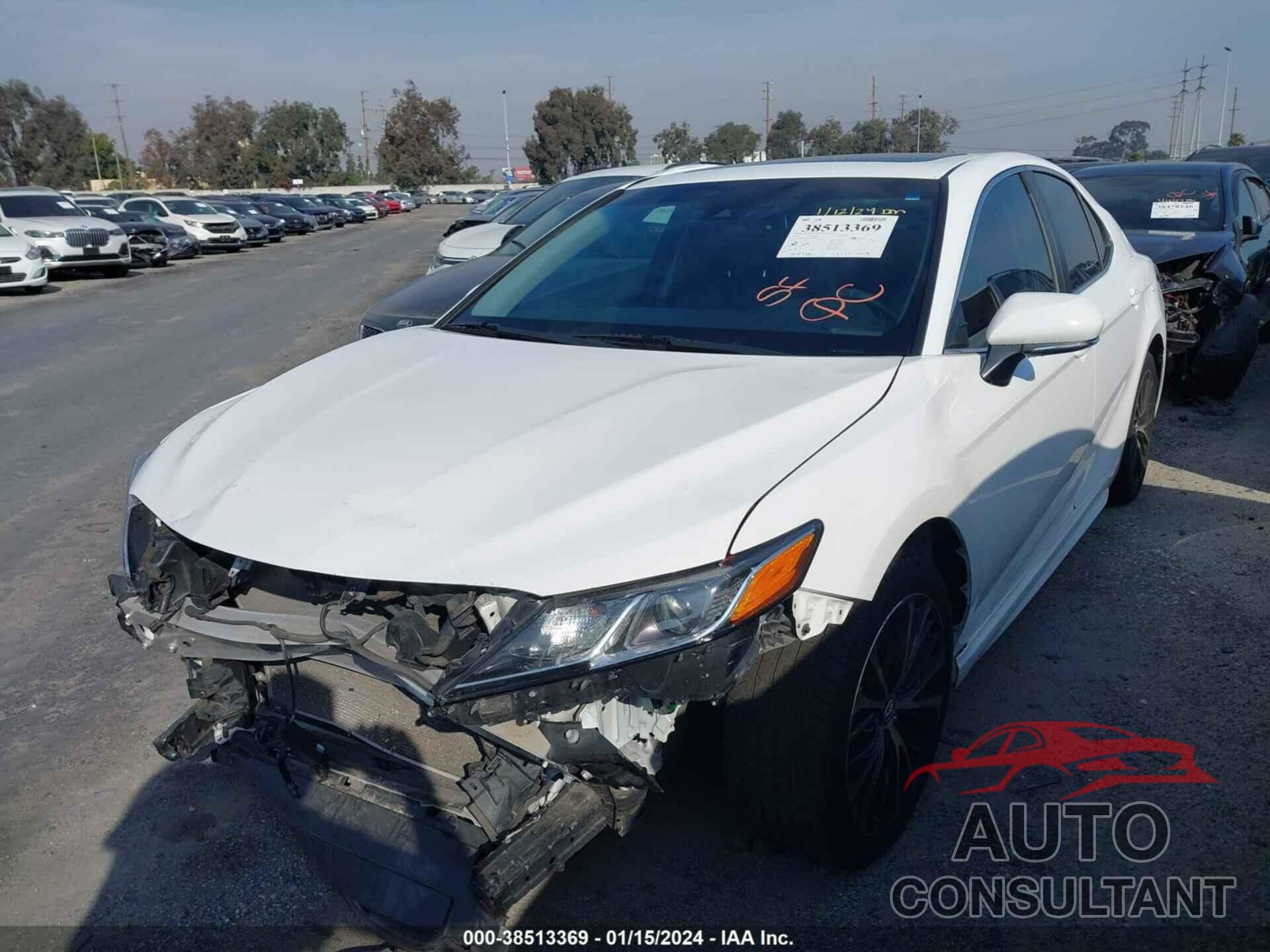 TOYOTA CAMRY 2018 - 4T1B11HK7JU570097