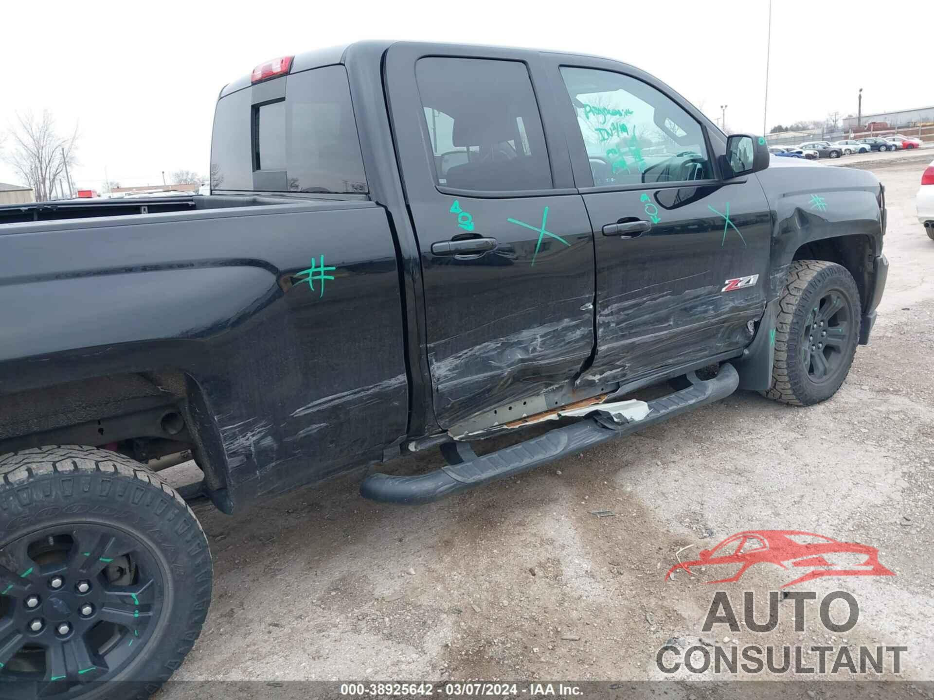 CHEVROLET SILVERADO 1500 2017 - 1GCVKREC2HZ315364