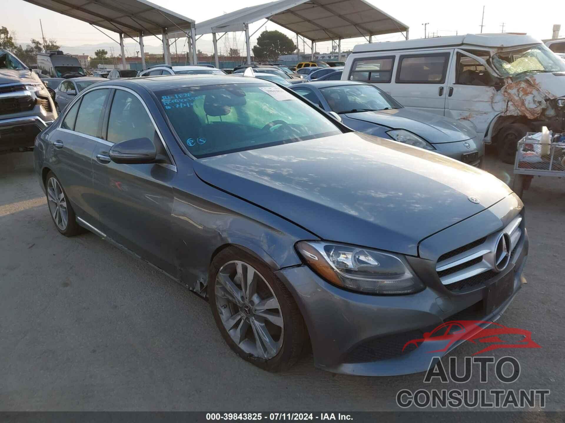 MERCEDES-BENZ C 300 2018 - 55SWF4JB6JU275888