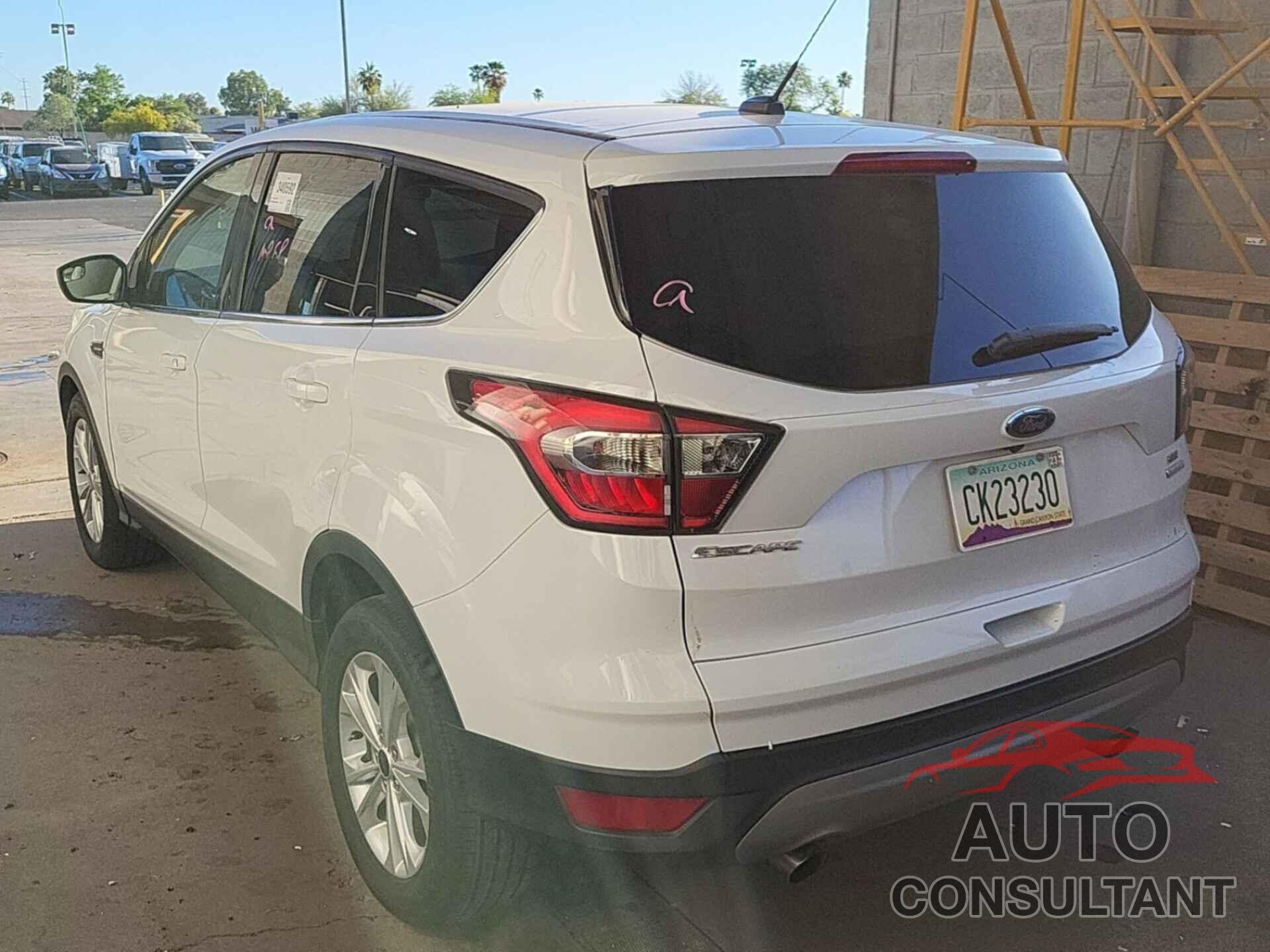 FORD ESCAPE 2017 - 1FMCU0GD1HUA69452