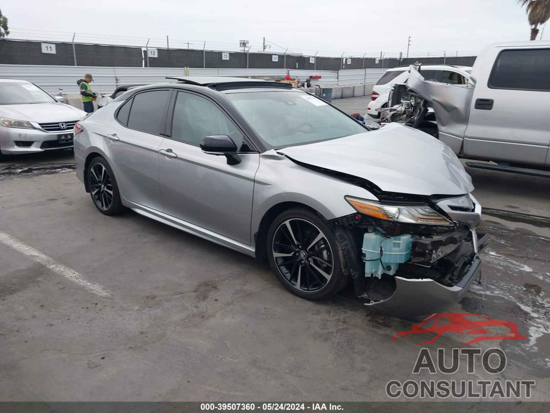 TOYOTA CAMRY 2018 - 4T1BZ1HK6JU012427
