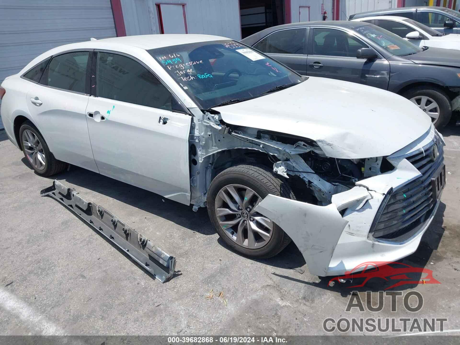 TOYOTA AVALON 2022 - 4T1JZ1FB7NU087531