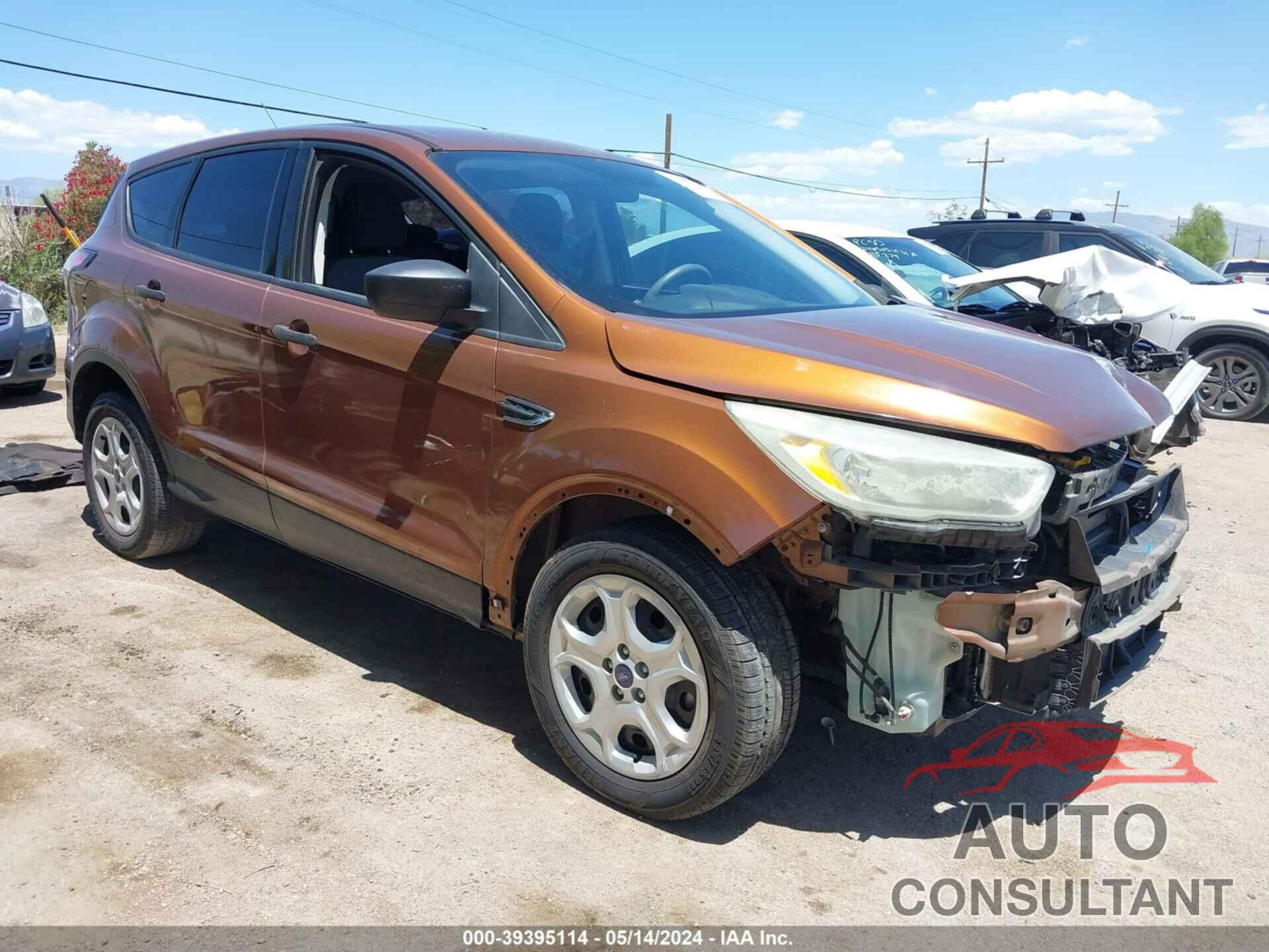 FORD ESCAPE 2017 - 1FMCU0F75HUA50964
