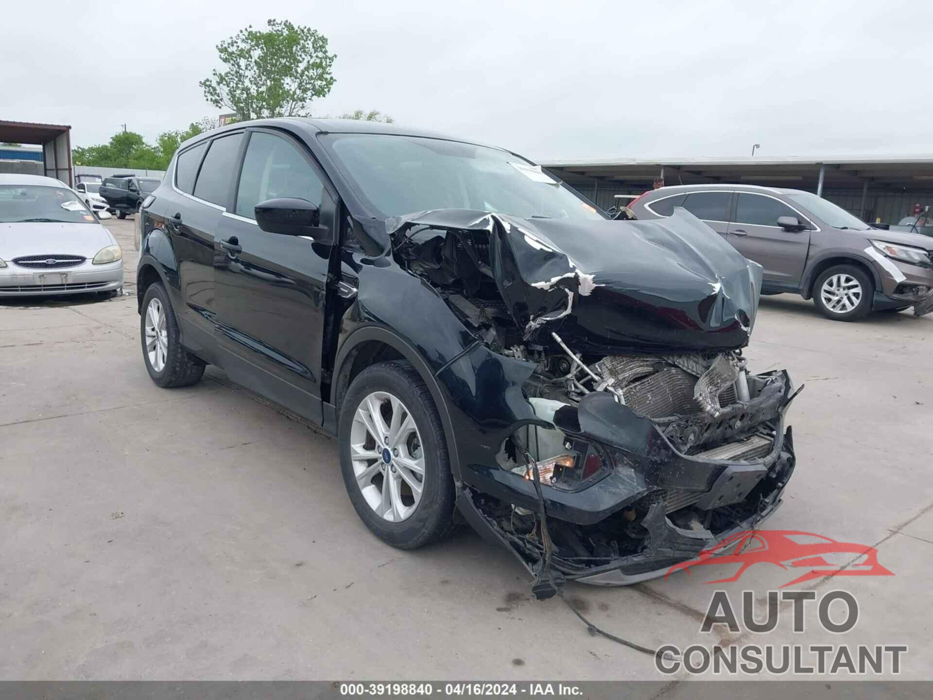 FORD ESCAPE 2017 - 1FMCU0G90HUC89063