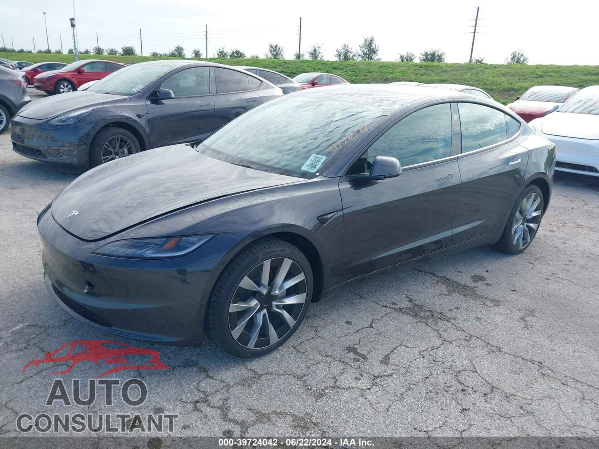 TESLA MODEL 3 2024 - 5YJ3E1EA5RF752362