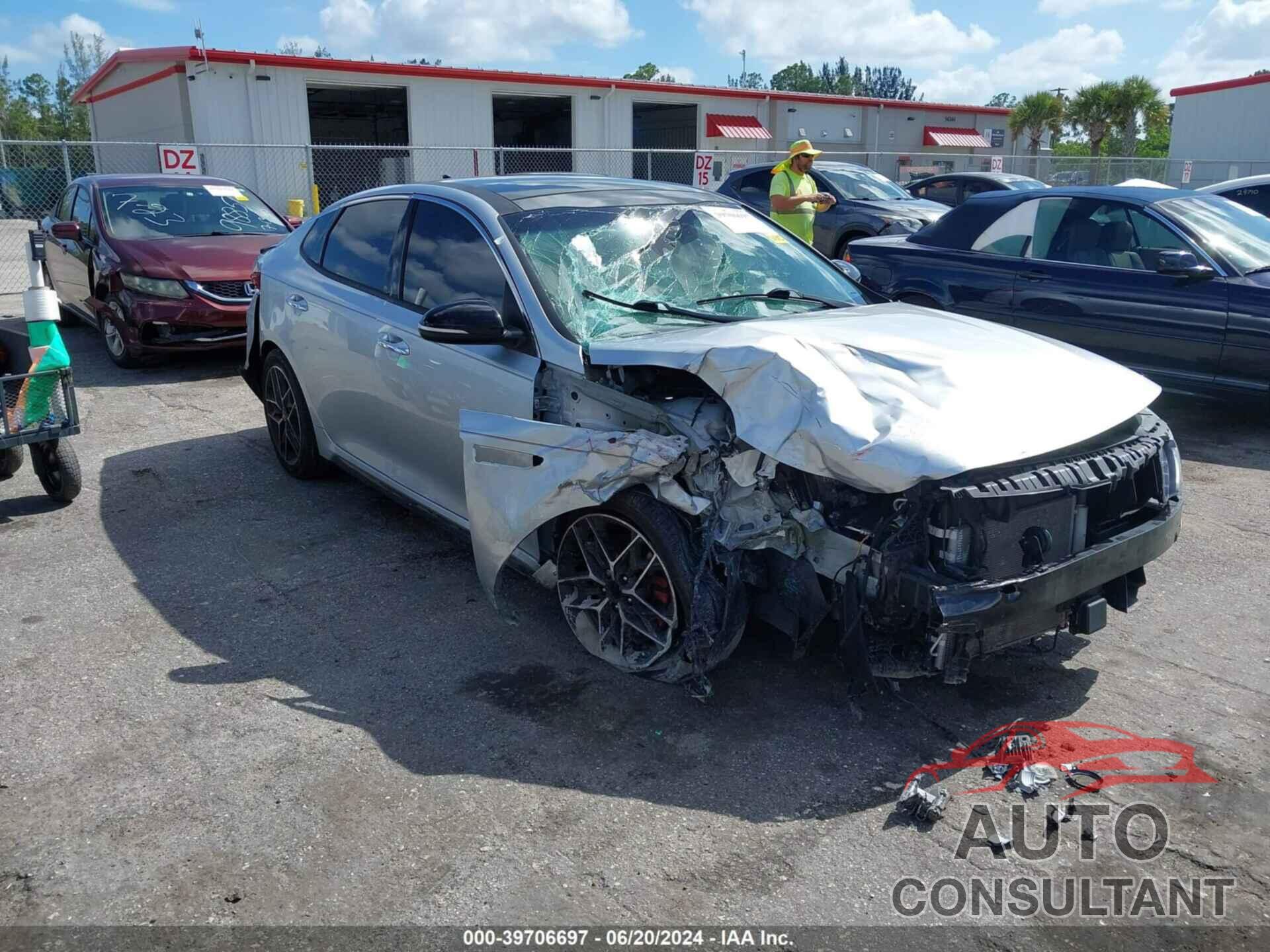 KIA OPTIMA 2019 - 5XXGW4L28KG301568