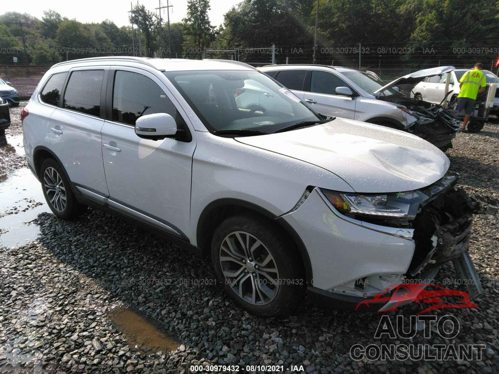 MITSUBISHI OUTLANDER 2018 - JA4AZ3A39JZ011316