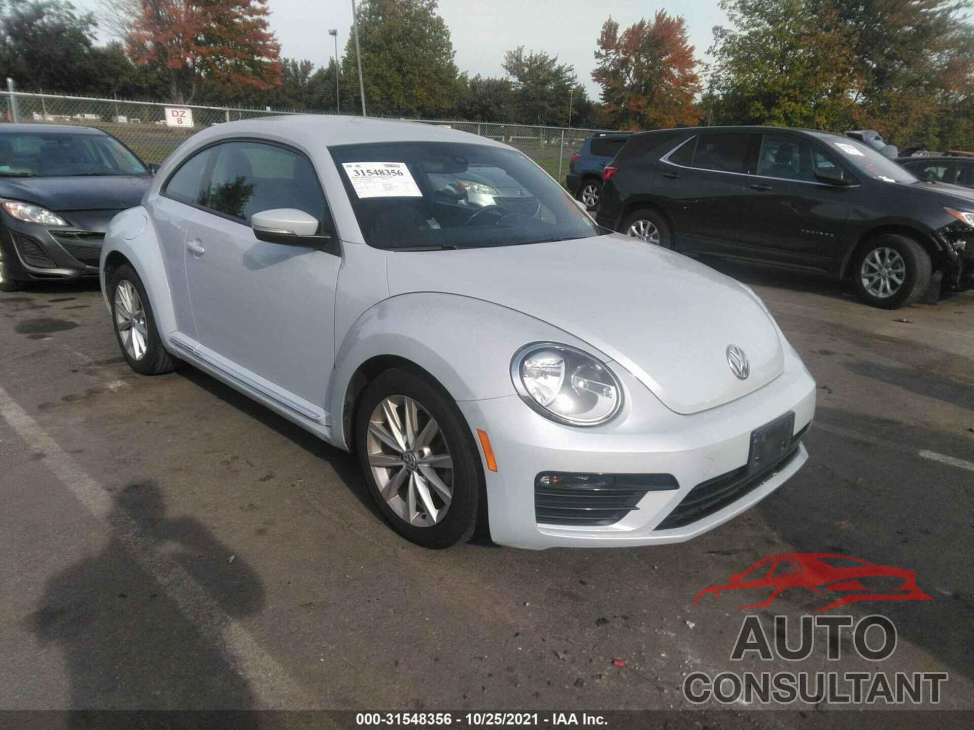 VOLKSWAGEN BEETLE 2018 - 3VWFD7AT2JM706642