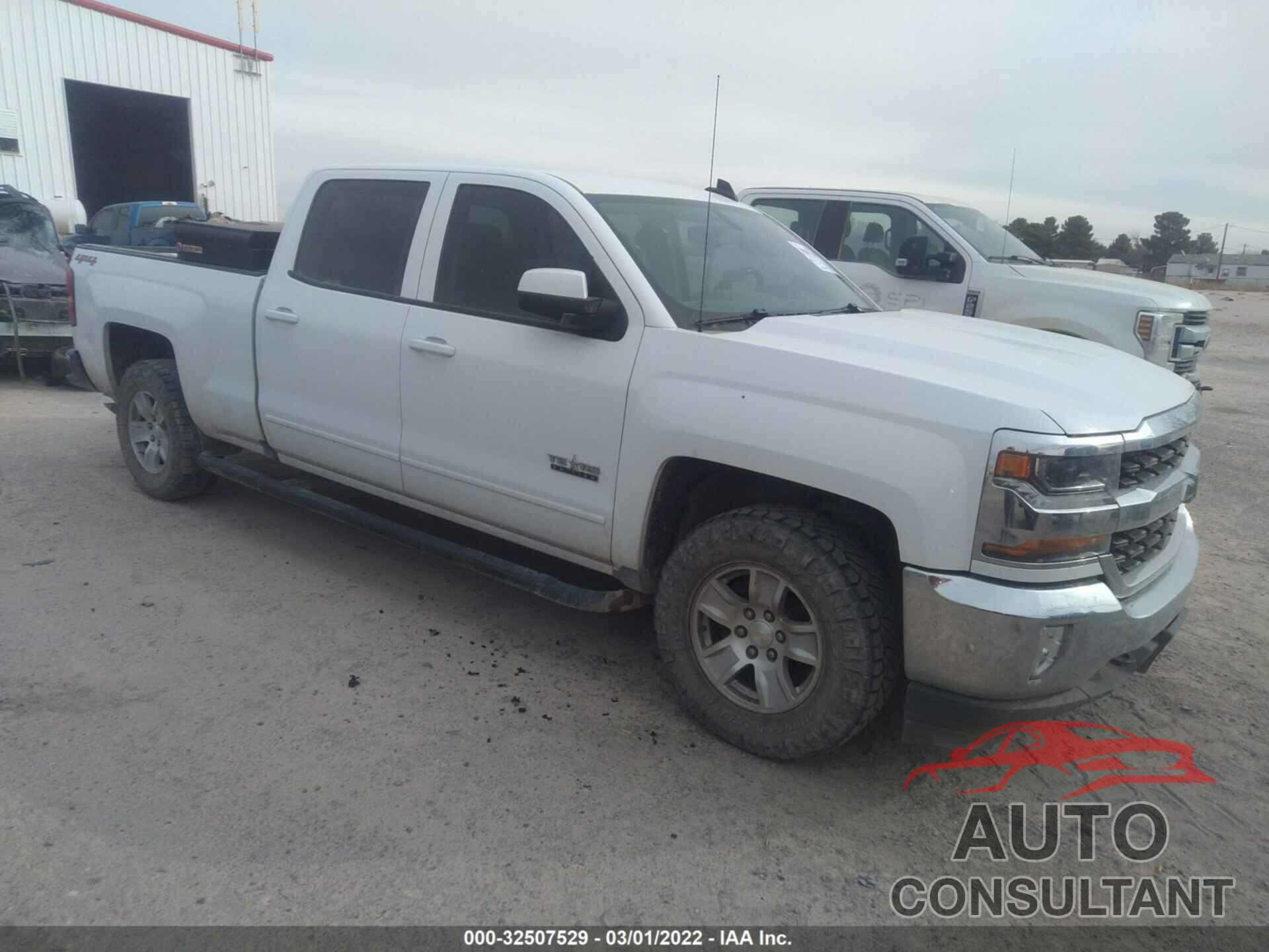 CHEVROLET SILVERADO 1500 2018 - 1GCUKREC9JF244246