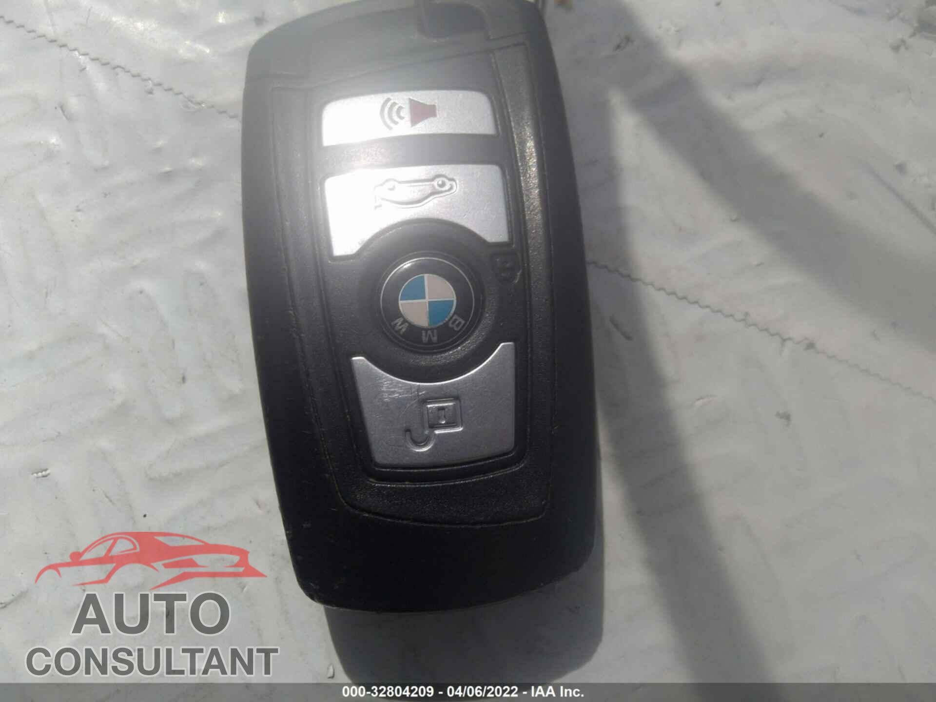 BMW 3 SERIES 2016 - WBA8A9C55GK616090