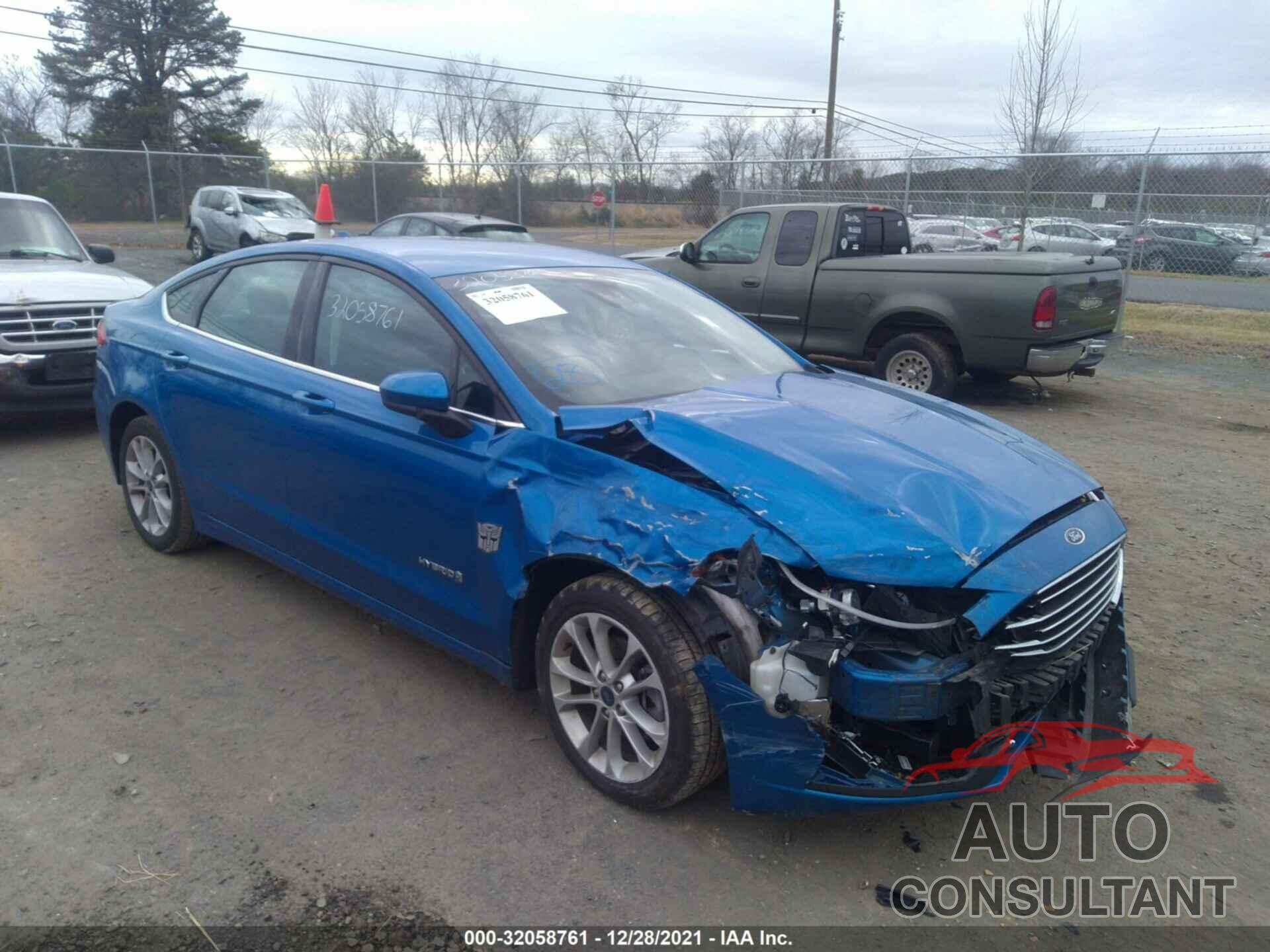 FORD FUSION HYBRID 2019 - 3FA6P0LU9KR266775